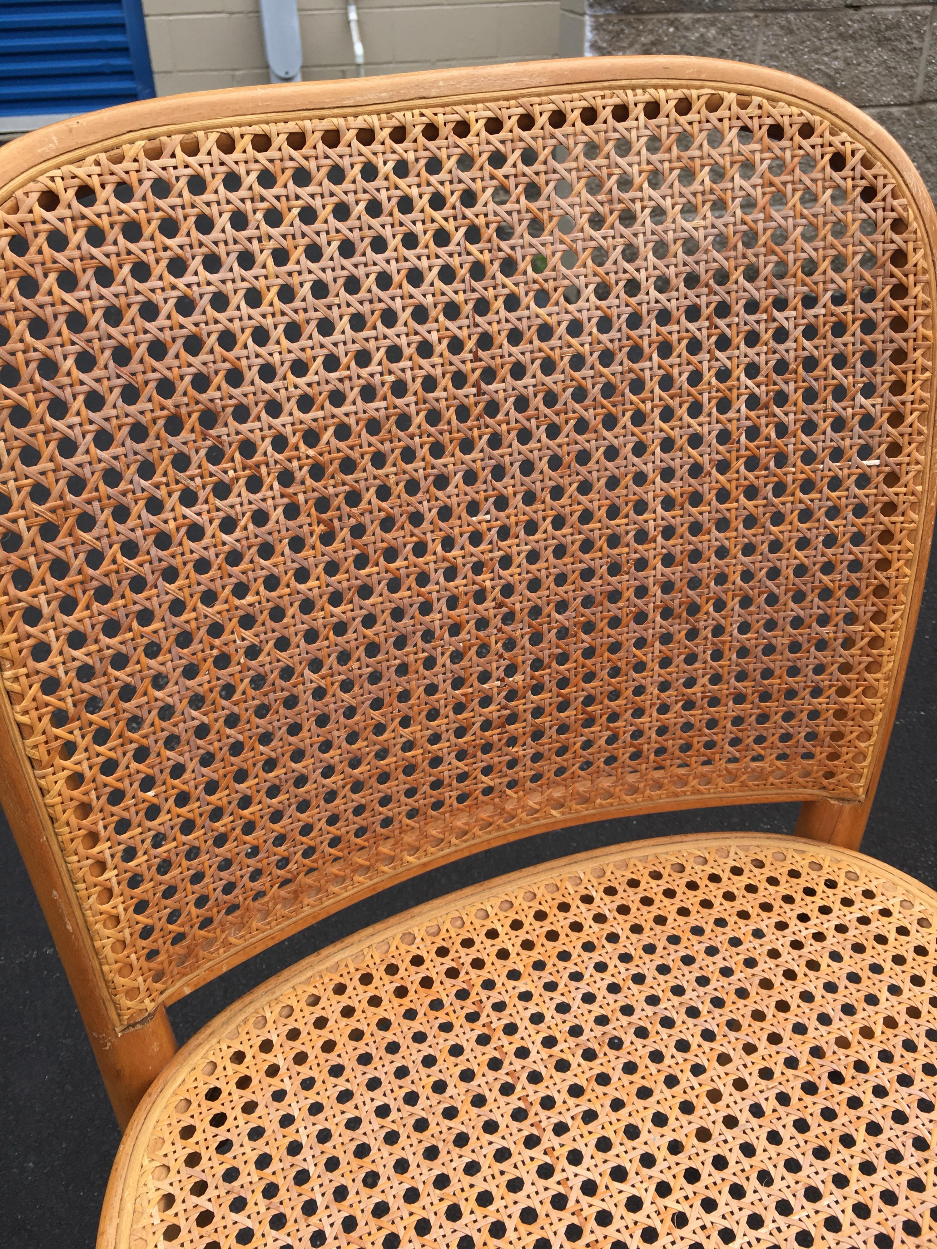 Set di sei sedie in legno curvato e canne in stile Thonet di Salvatore Leone, circa 1920 in vendita 5