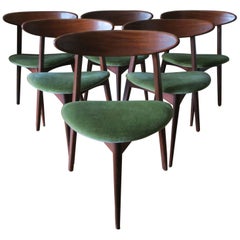 Set di sei sedie da pranzo danesi a tre gambe in teak anni '60