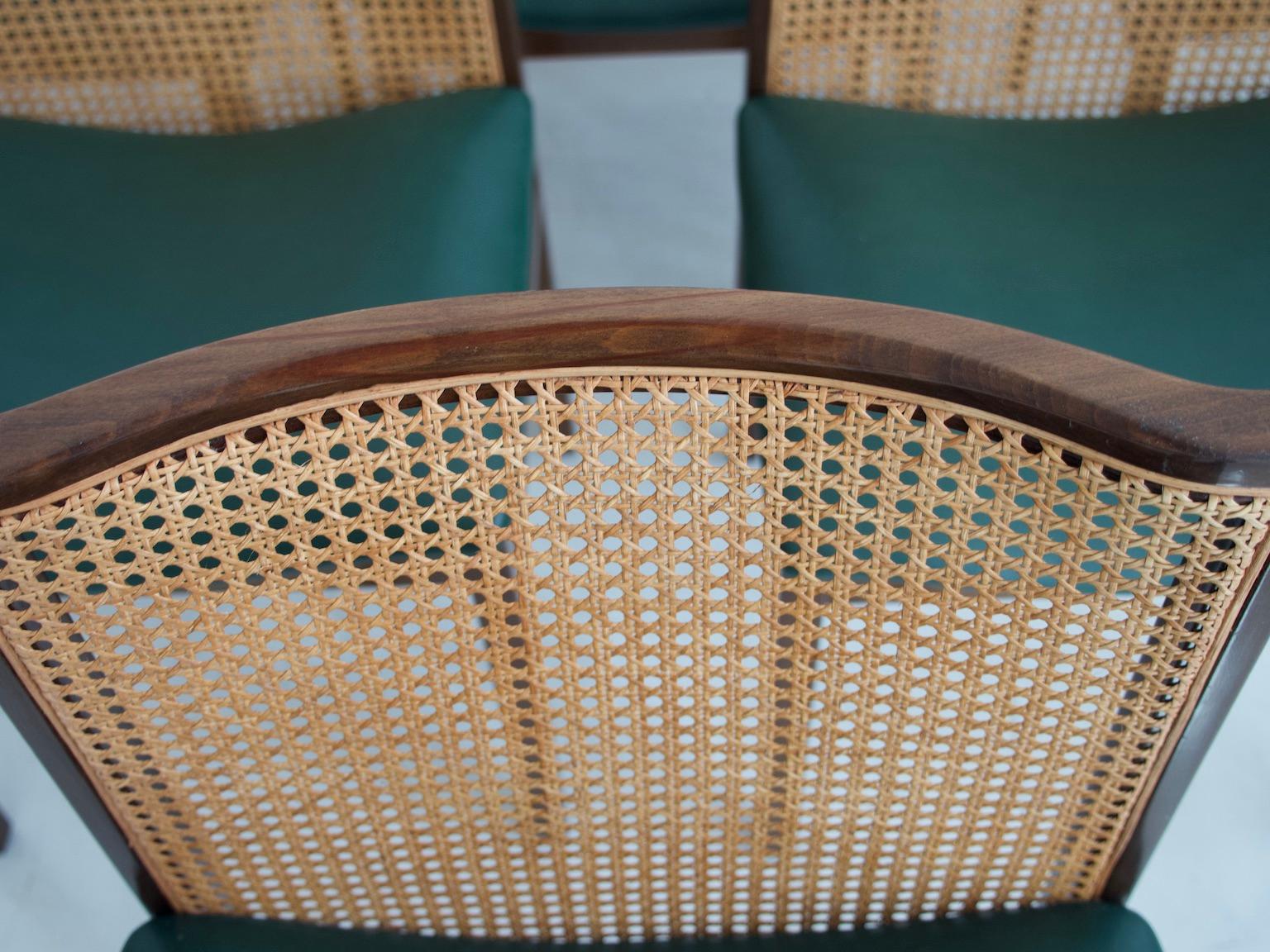 Set of Six Tito Agnoli Chairs with Green Leather Seat and Cane Back In Good Condition In Madrid, ES