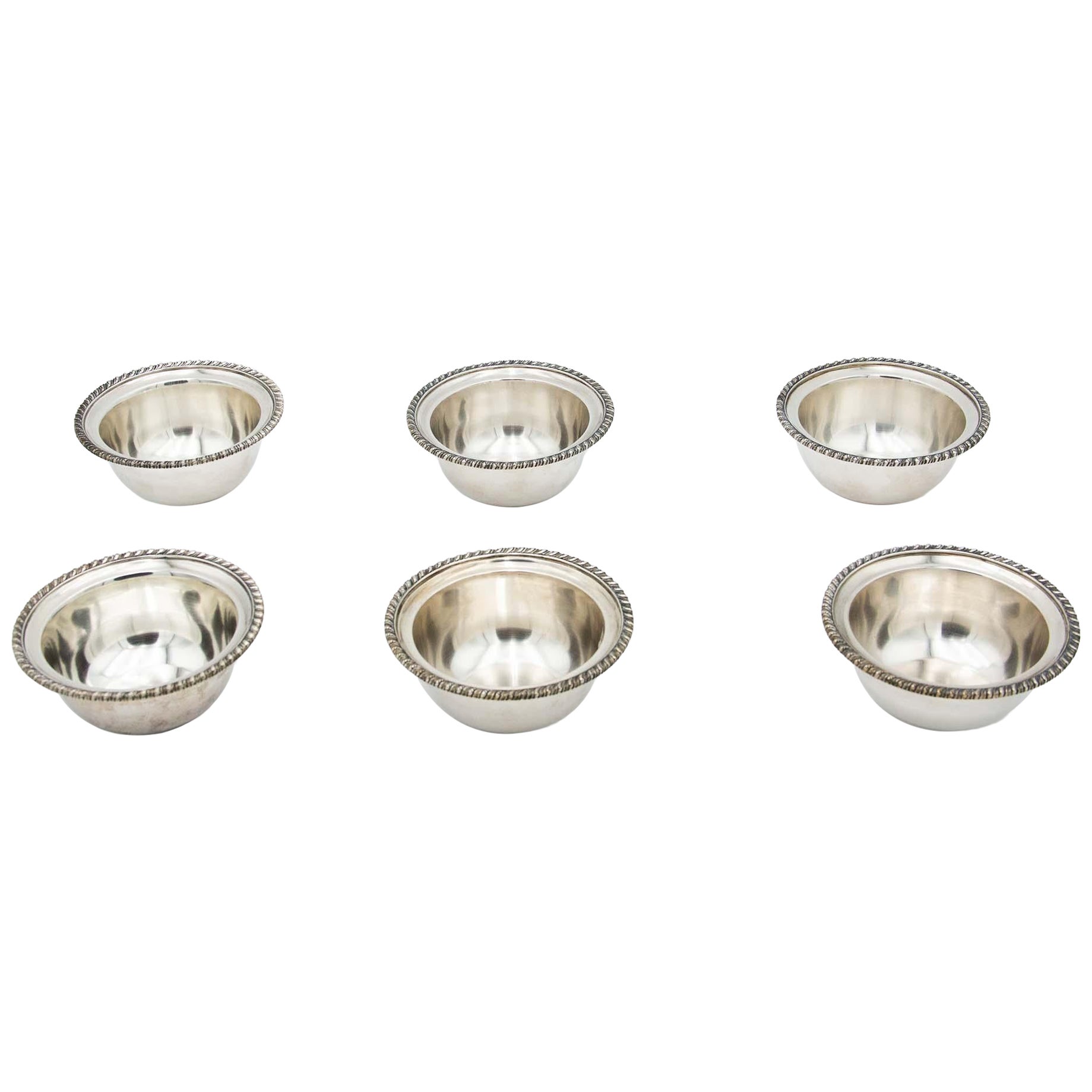 Set of six toilets with relief on the edges For Sale