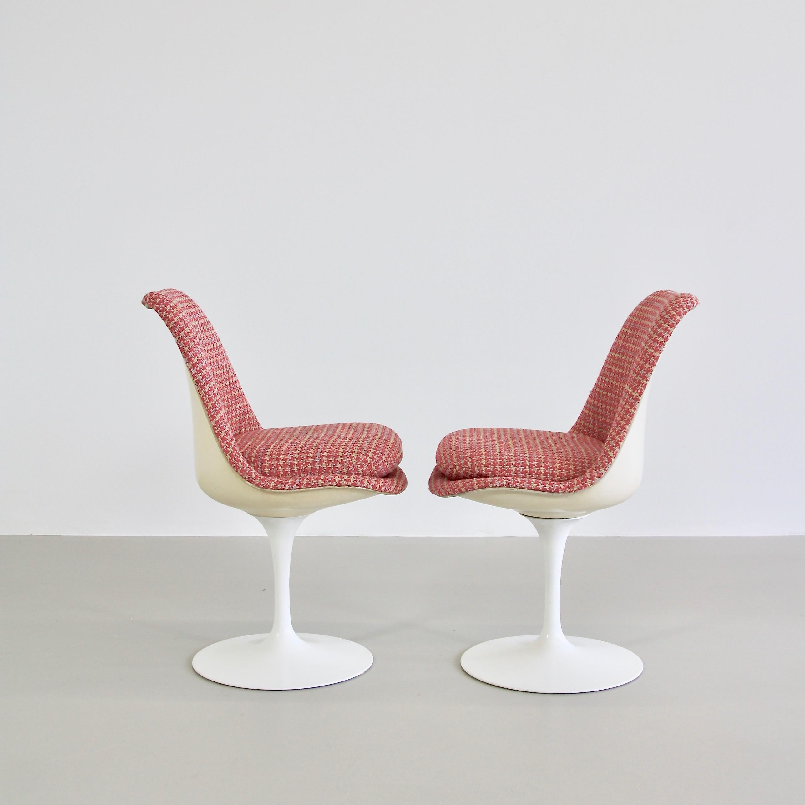 Mid-Century Modern Set of Six Tulip Chairs by Eero Saarinen, Knoll International