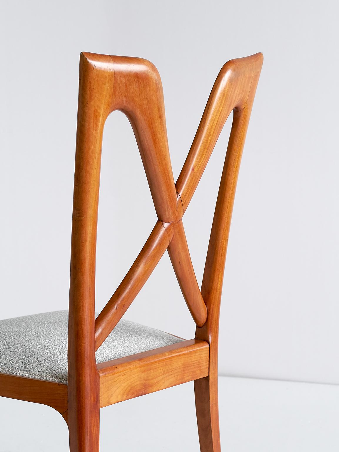 Set of Six Ulderico Carlo Forni Dining Chairs in Cherry Wood, Italy, 1940s For Sale 7