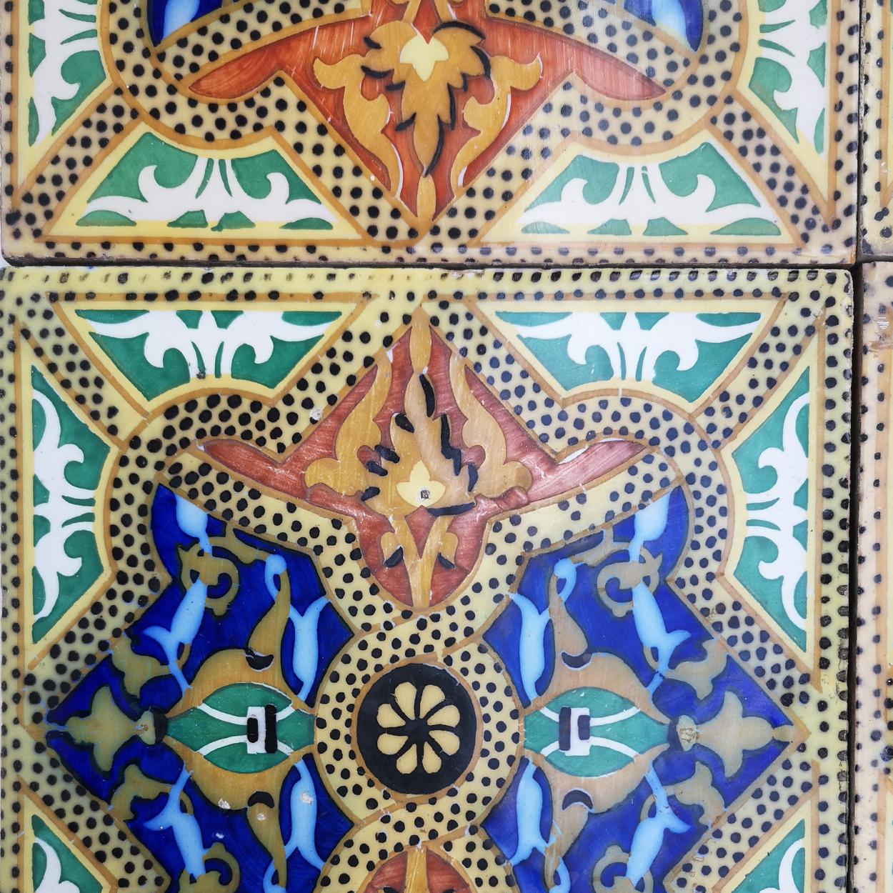 Set of Six Unique Antique Six Ceramic Tiles, Onda, Spain Valencia, circa 1900 In Good Condition In Rijssen, NL