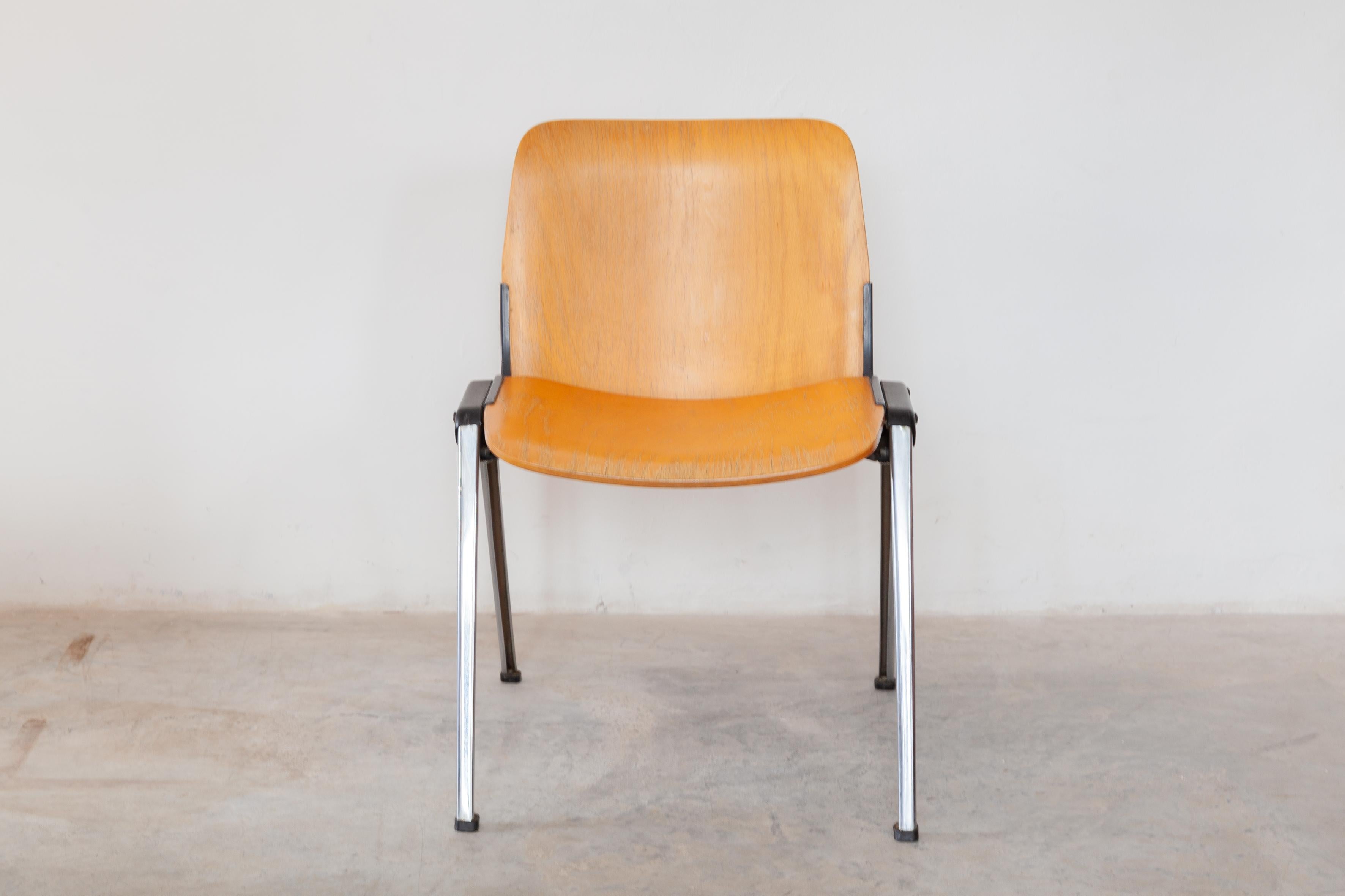 Mid-Century Modern Set of Six Velca Stacking Chairs, 1970s, Italy