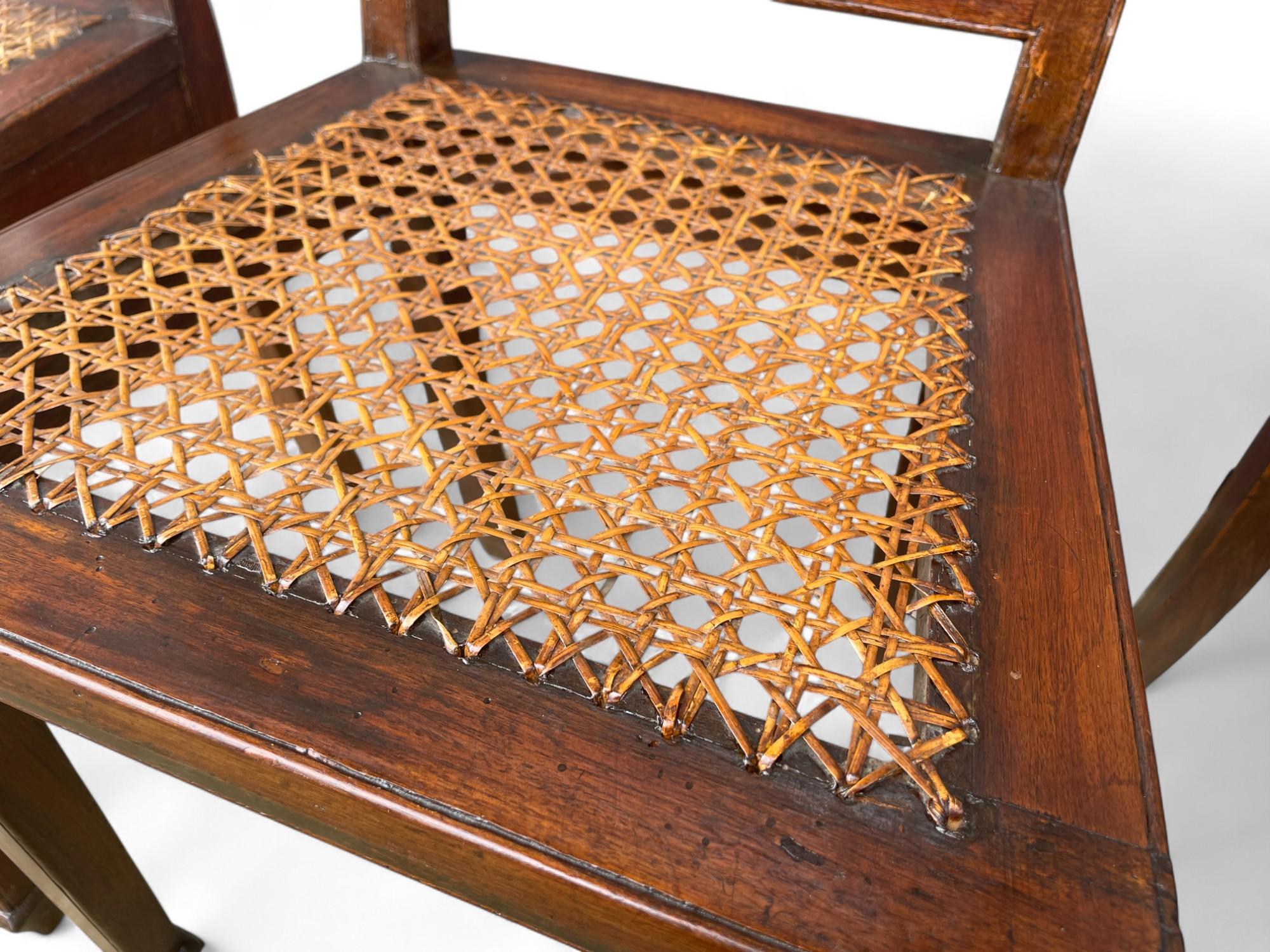 Juego de seis sillas venecianas de nogal, época Luis XVI Late 18th Century en venta