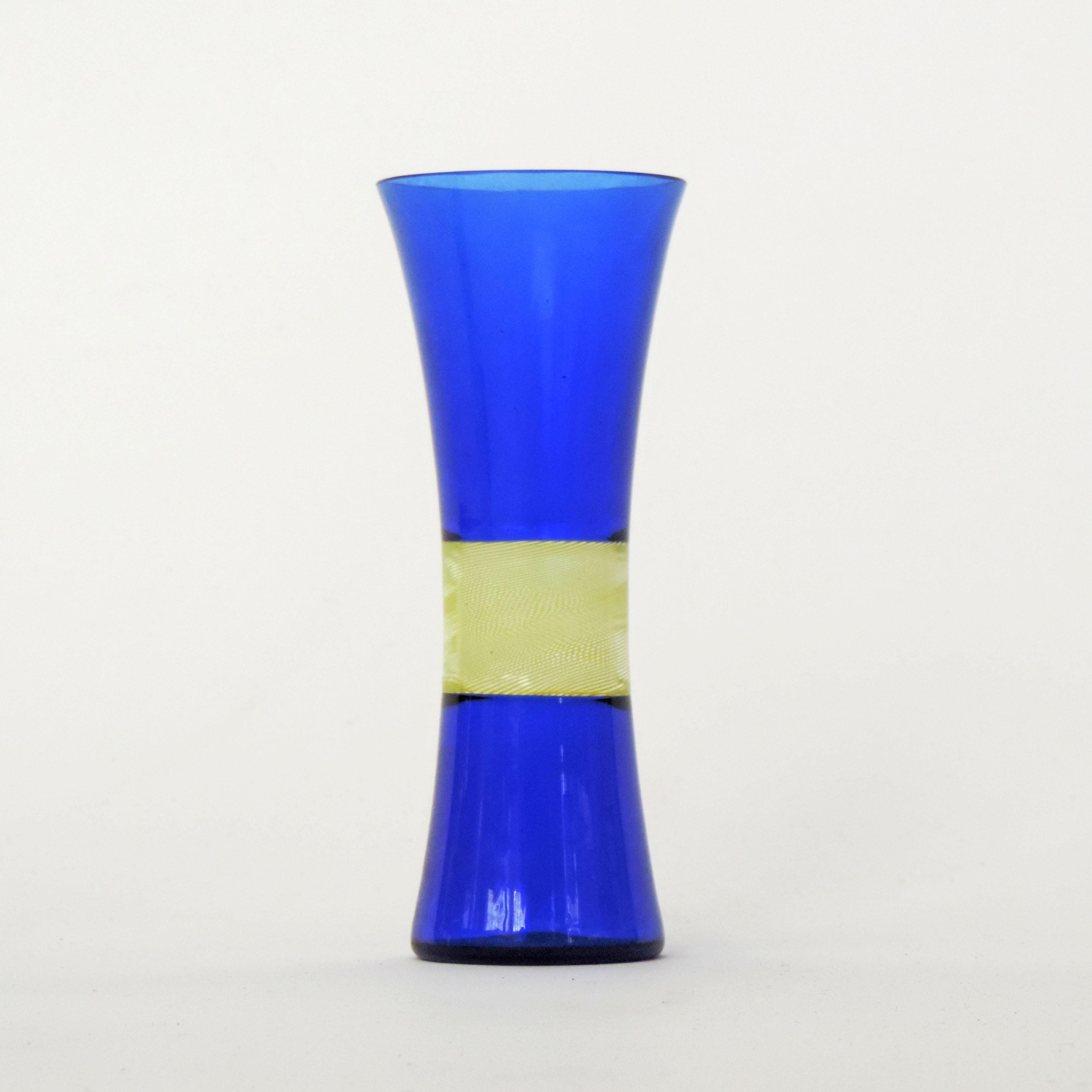 Mid-Century Modern Ensemble de six verres à boire Venini en verre de Murano bleu et jaune en vente