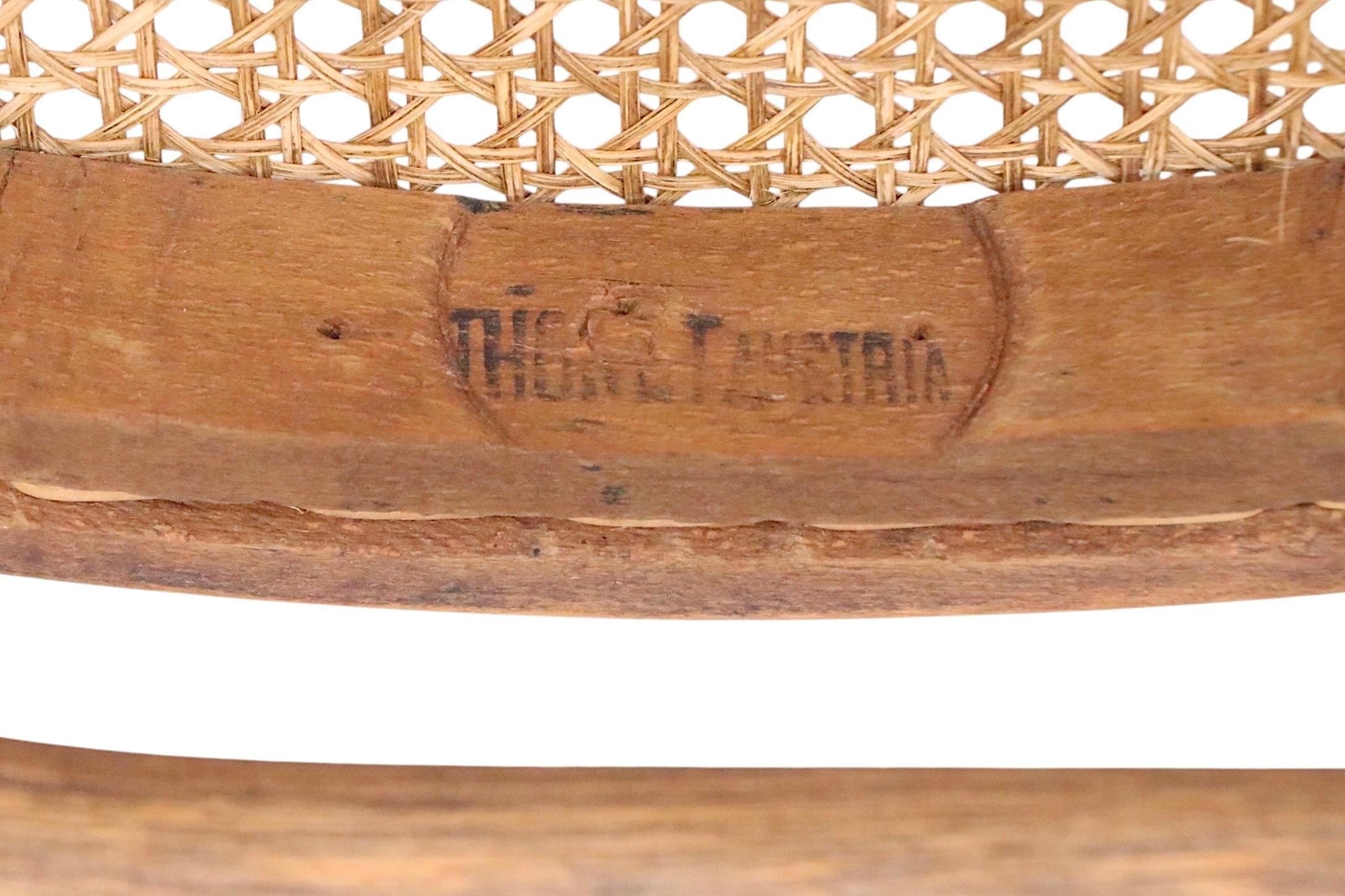 Set di sei scessionisti di Vienna  Sedie da pranzo in legno curvato realizzate in Austria da Thonet in vendita 7