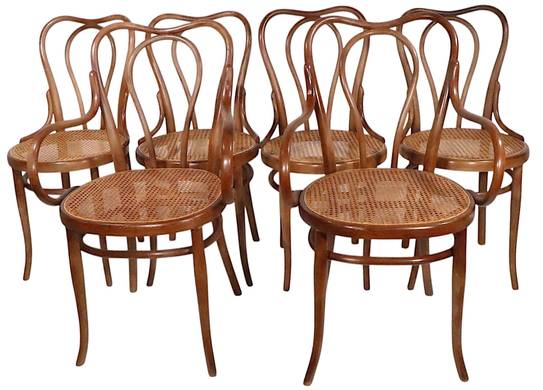 Eccezionale e raro set di sei sedie da pranzo in stile caffè e bistrot, marcate 
