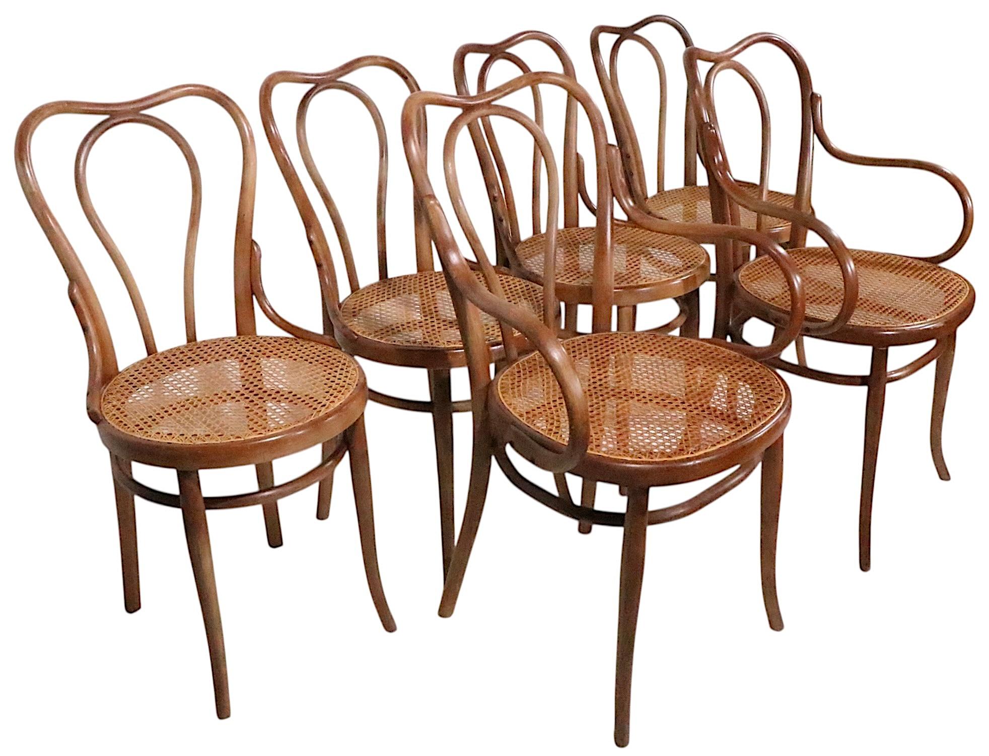 Secessione di Vienna Set di sei scessionisti di Vienna  Sedie da pranzo in legno curvato realizzate in Austria da Thonet in vendita