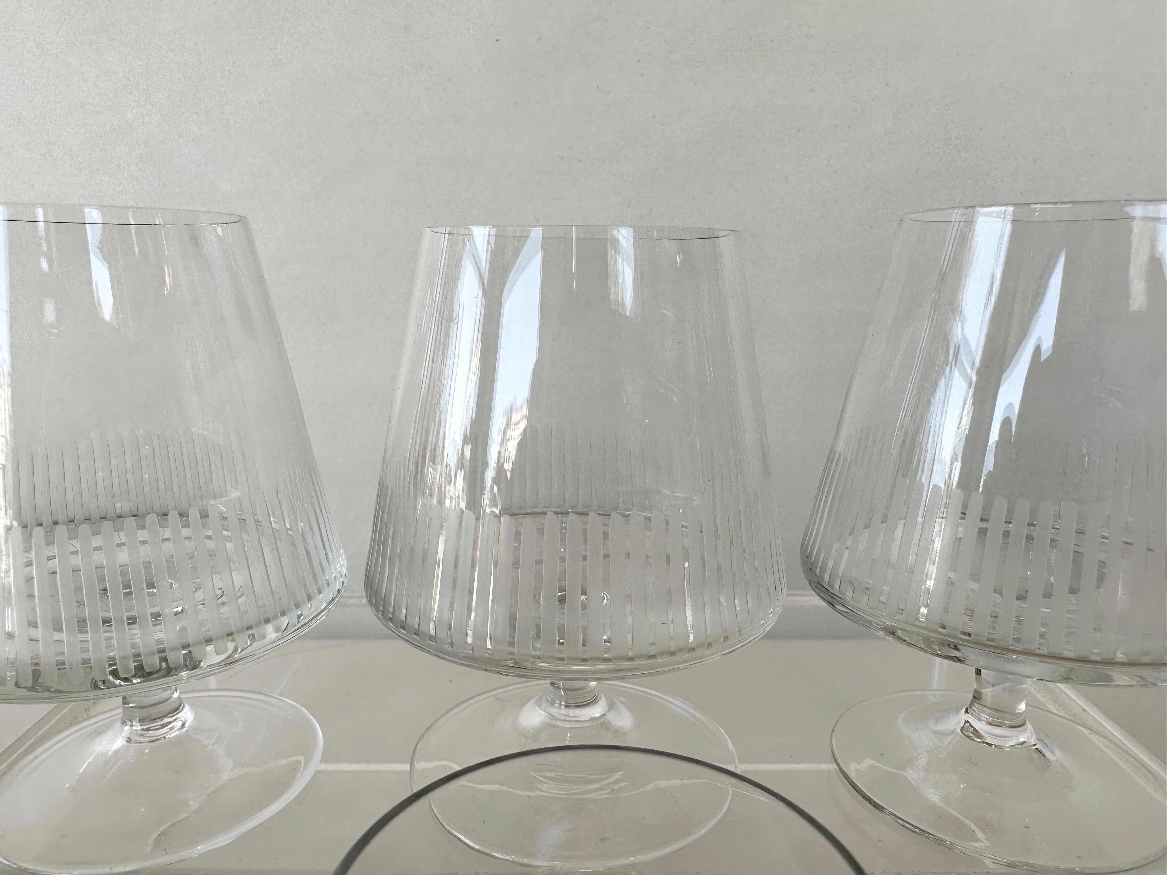 Set of Six Vintage Atlantis Etched Crystal Balloon Glasses, 1950s In Good Condition For Sale In San Francisco, CA