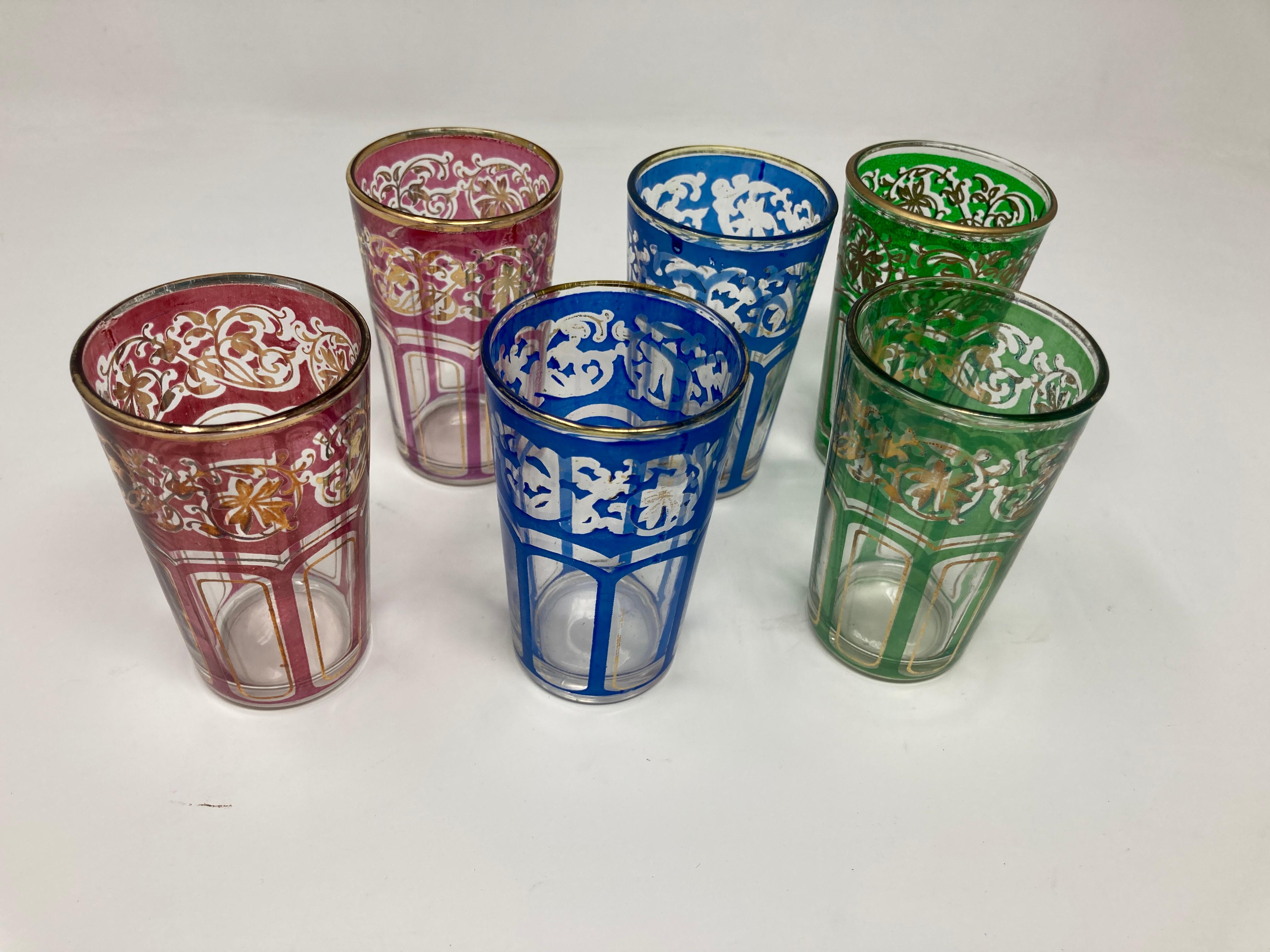 Set of Six Vintage Colored Glasses with Gold Raised Moorish Design In Good Condition In North Hollywood, CA