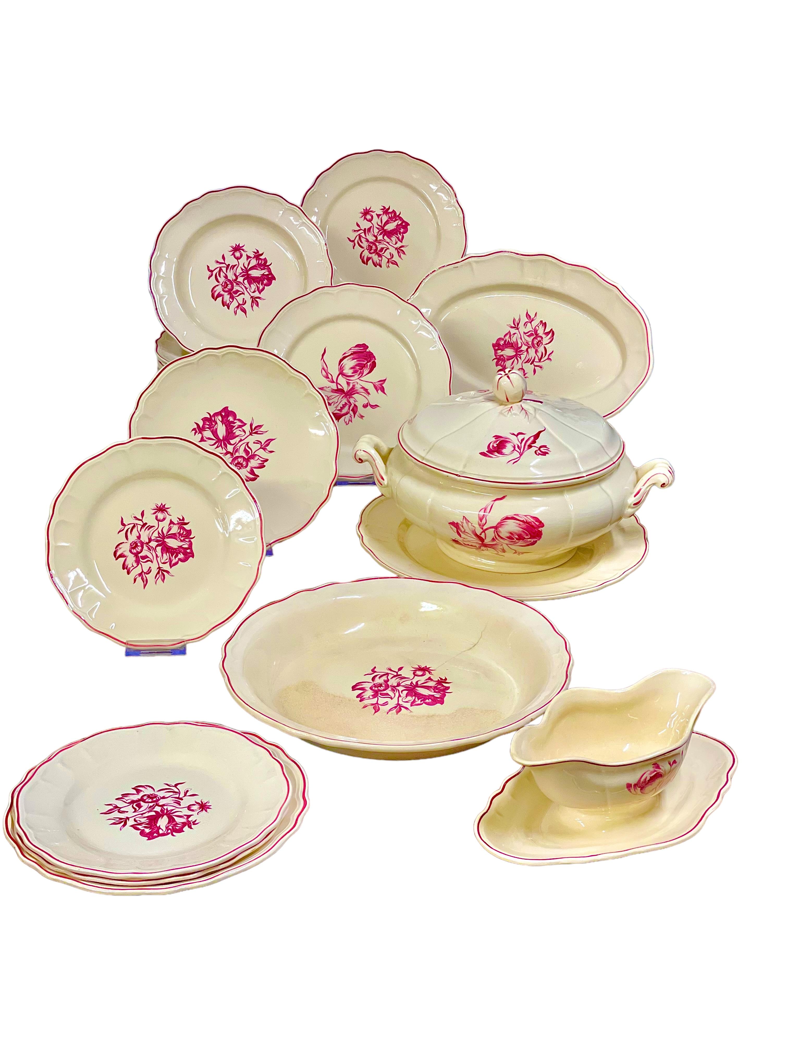 XIXe siècle Ensemble de six assiettes Creamware vintage en vente