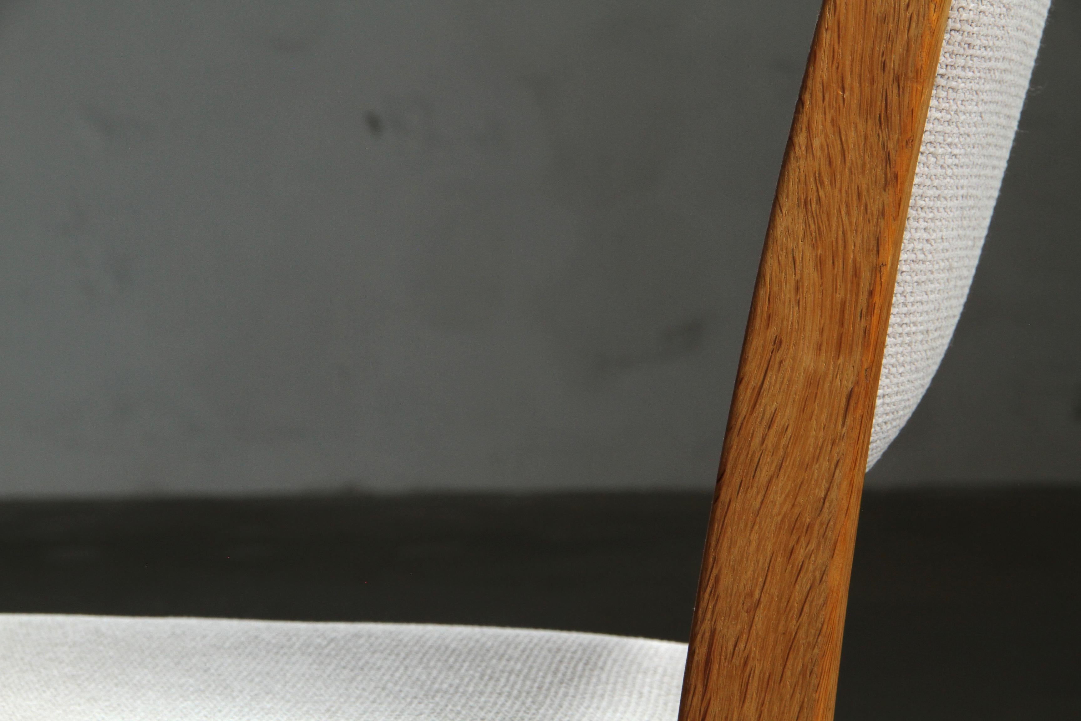 Ensemble de six chaises de salle à manger vintage en Oak danois, style Henning Kjærnulf, années 1960 en vente 11