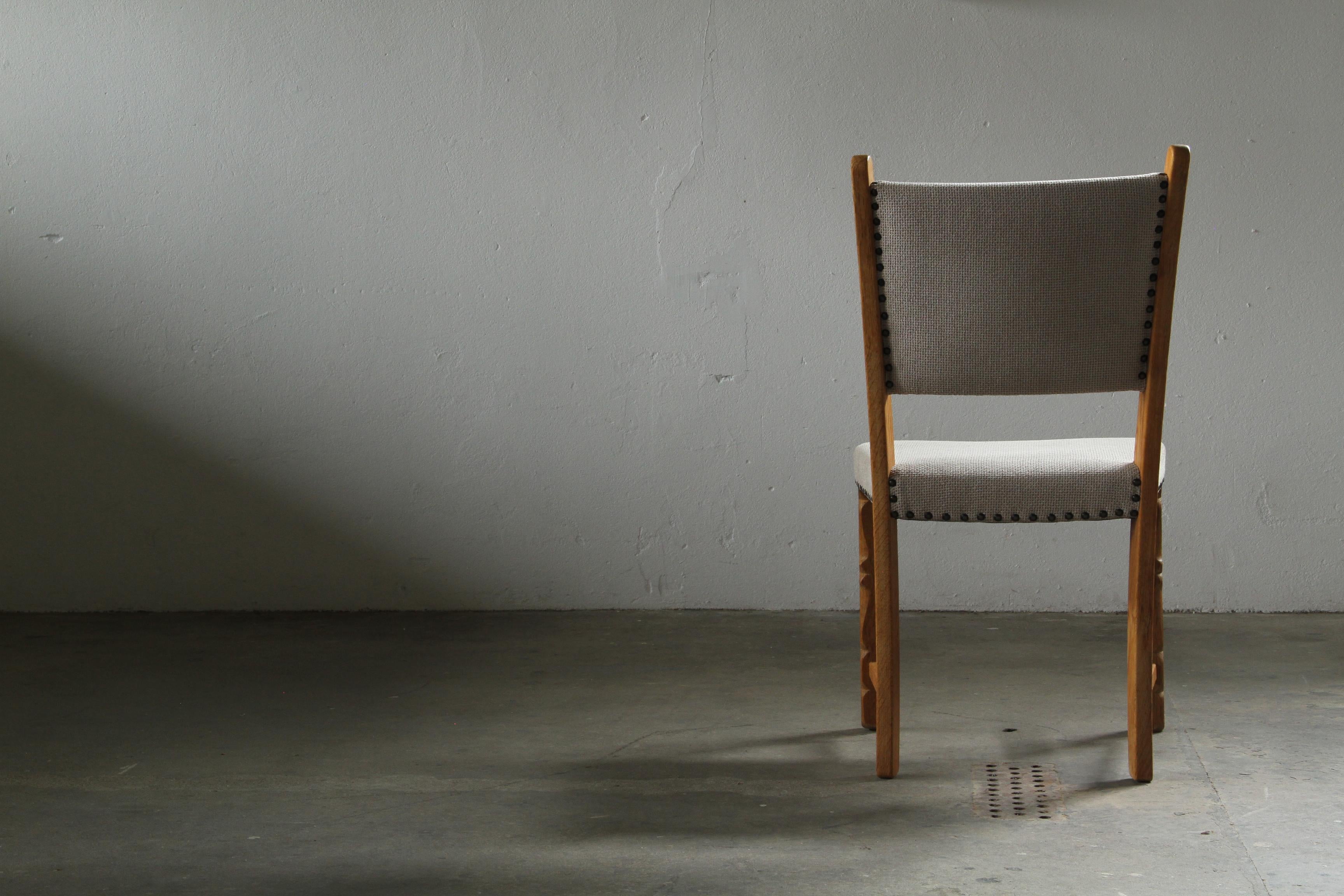 Tissu Ensemble de six chaises de salle à manger vintage en Oak danois, style Henning Kjærnulf, années 1960 en vente