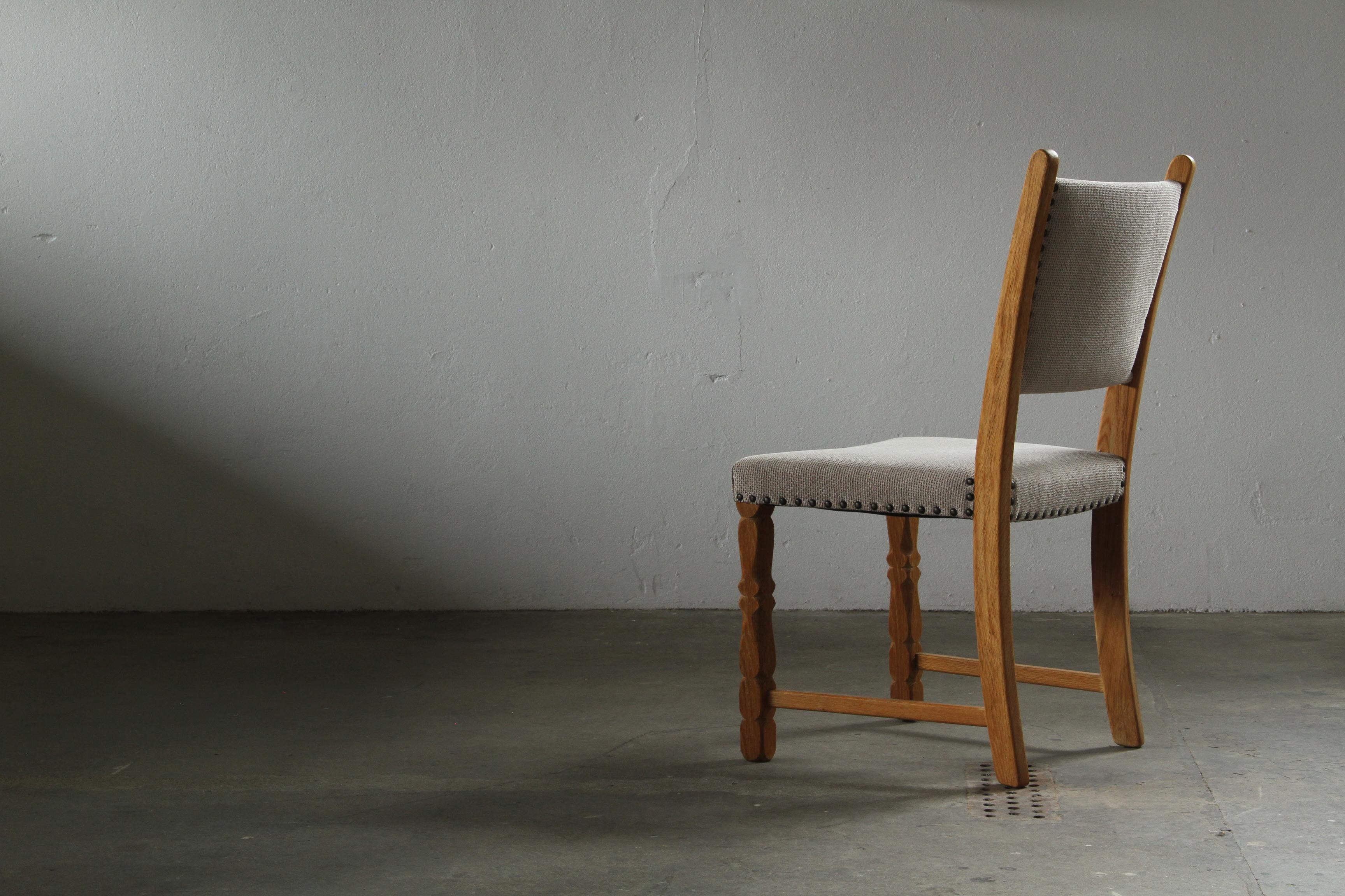 Ensemble de six chaises de salle à manger vintage en Oak danois, style Henning Kjærnulf, années 1960 en vente 1