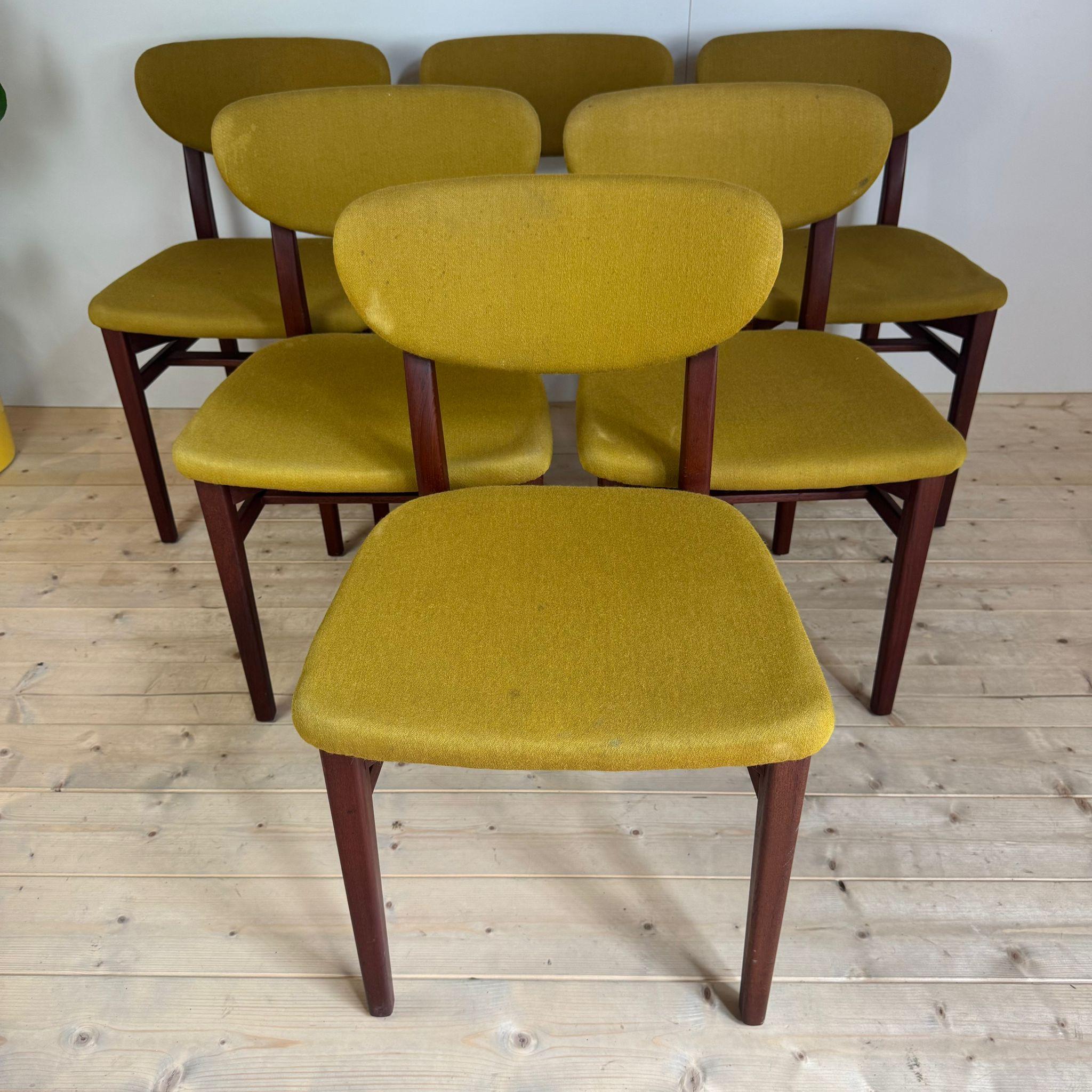 Mid-20th Century Set of six vintage dining chairs, Denmark 1960 For Sale