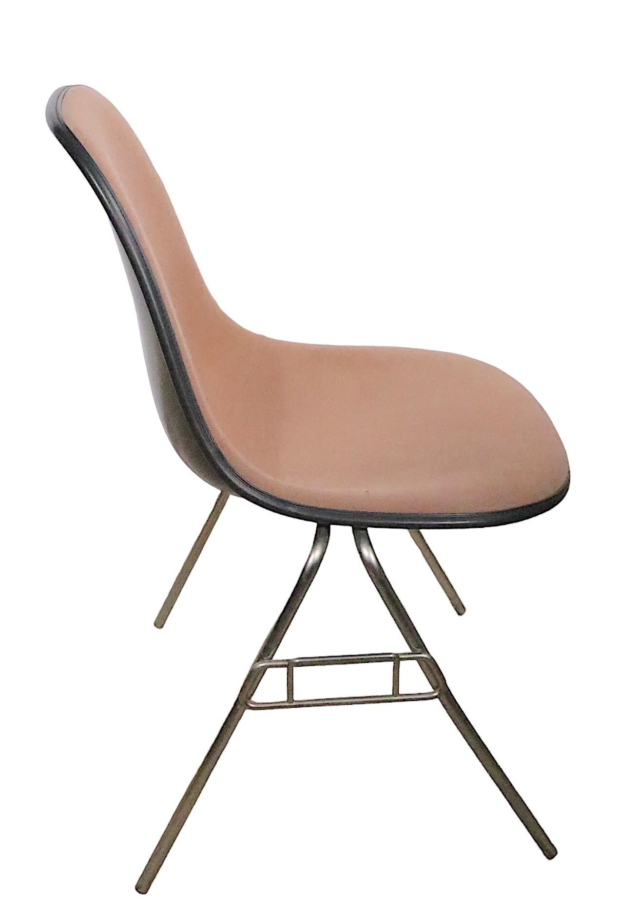 Ensemble de six chaises vintage Eames pour Herman Miller empilables DSS en tissu tweed en vente 7
