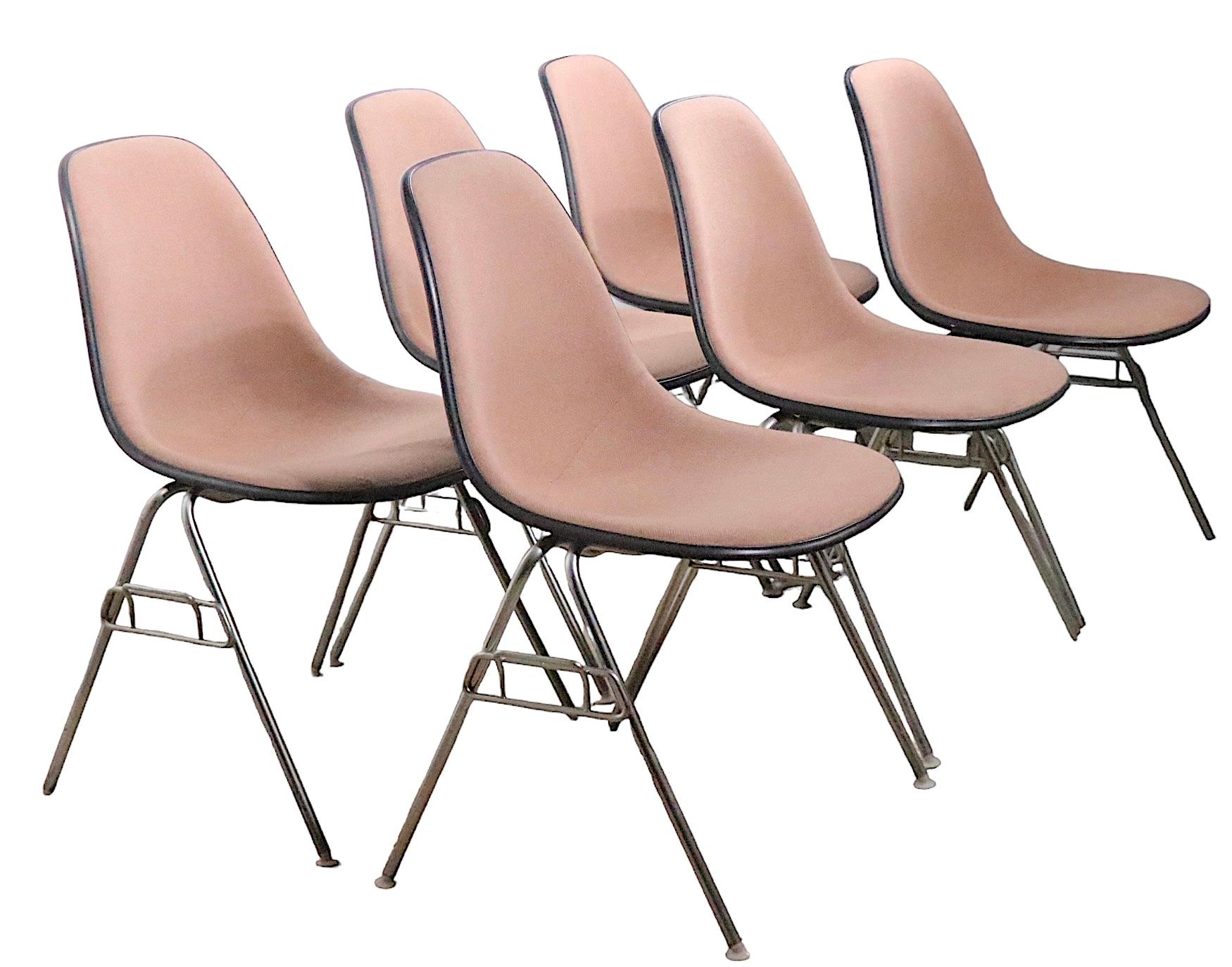 Set of Six Vintage Eames for Herman Miller Stacking DSS Chairs in Tweed Fabric In Good Condition For Sale In New York, NY