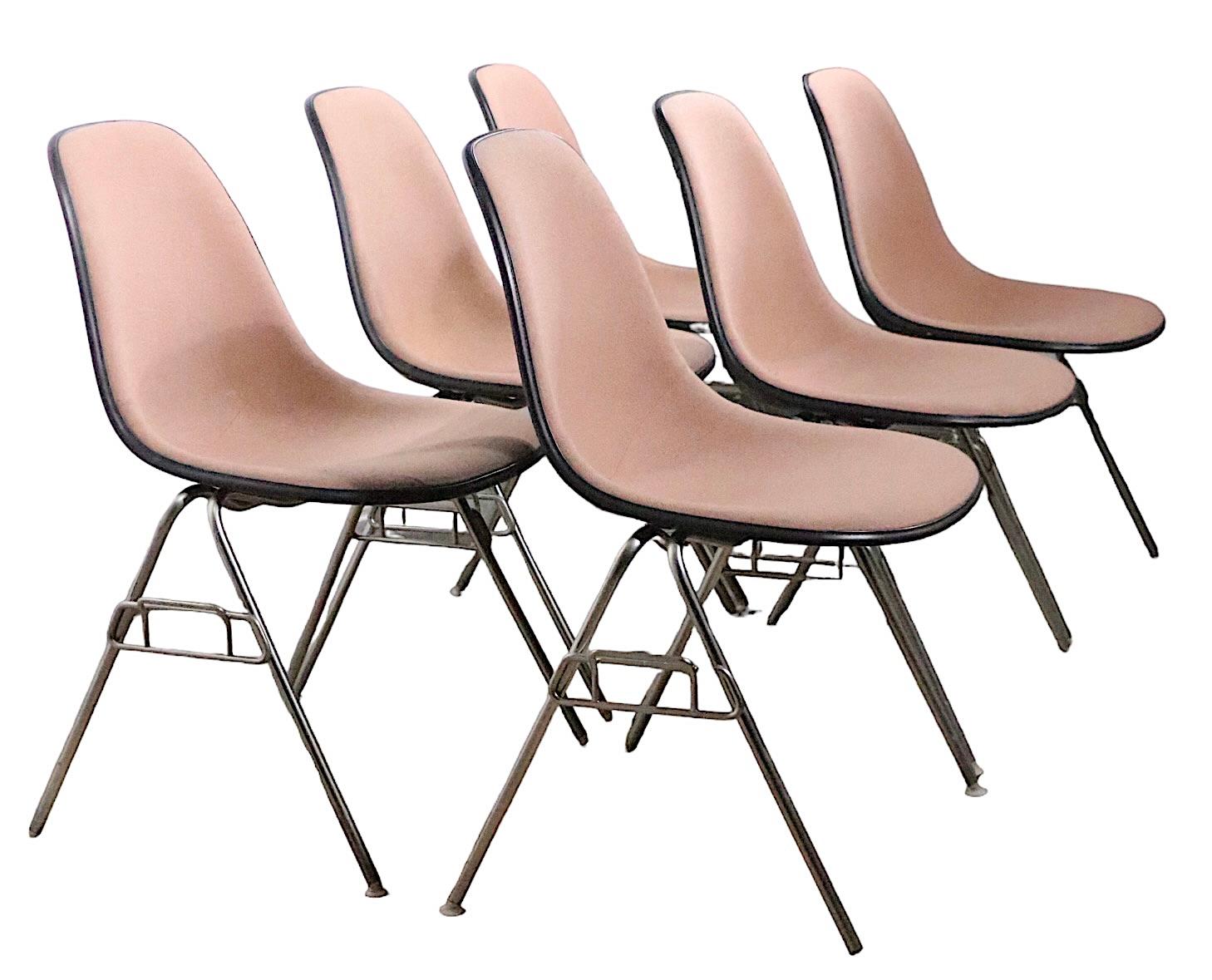Fin du 20e siècle Ensemble de six chaises vintage Eames pour Herman Miller empilables DSS en tissu tweed en vente