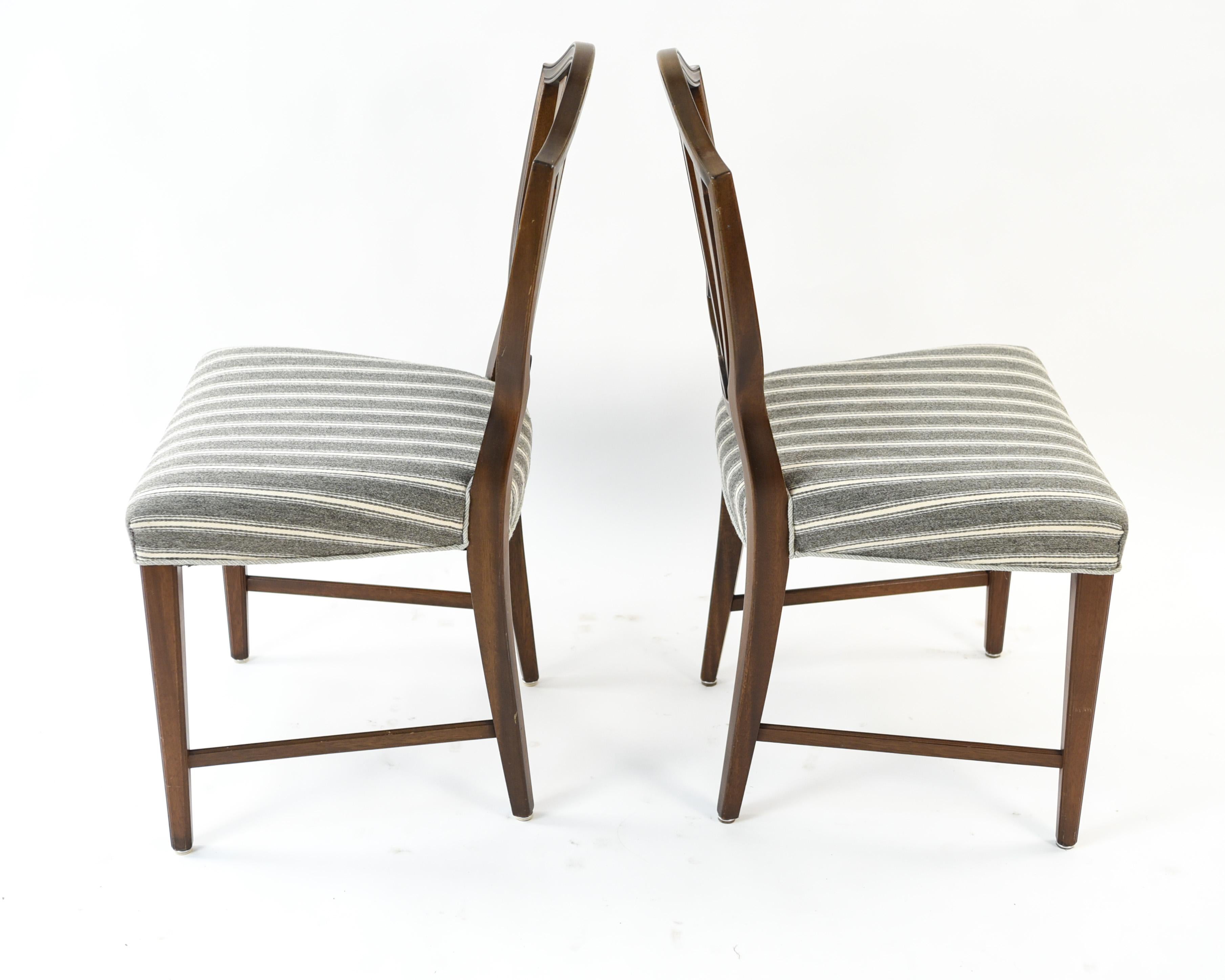 Set of 'Six' Vintage English Hepplewhite Style Dining Chairs 4