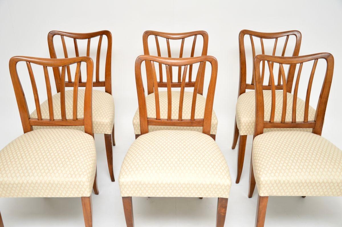 Set of Six Vintage Italian Midcentury Walnut Dining Chairs (Italienisch) im Angebot