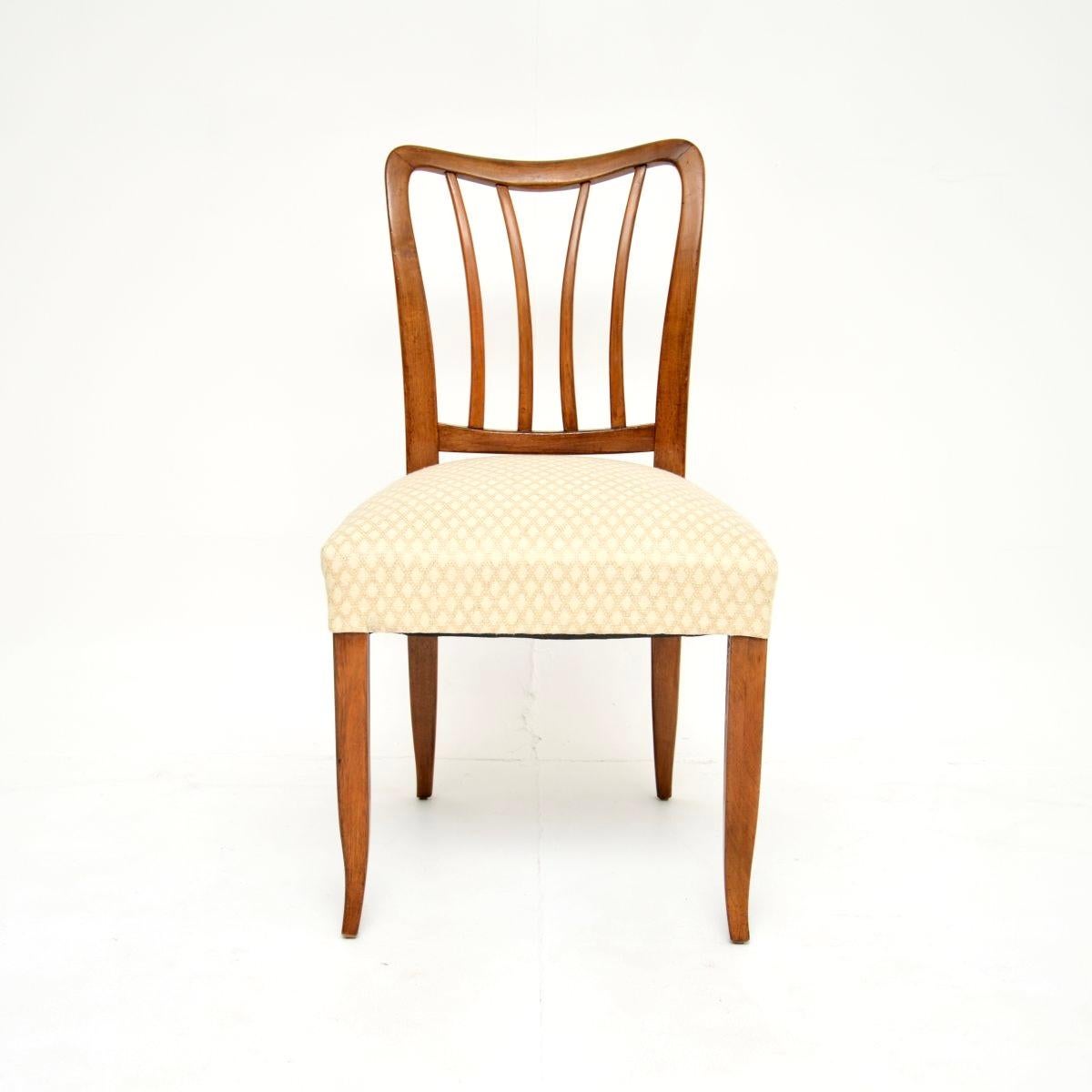 Set of Six Vintage Italian Midcentury Walnut Dining Chairs (Mitte des 20. Jahrhunderts) im Angebot