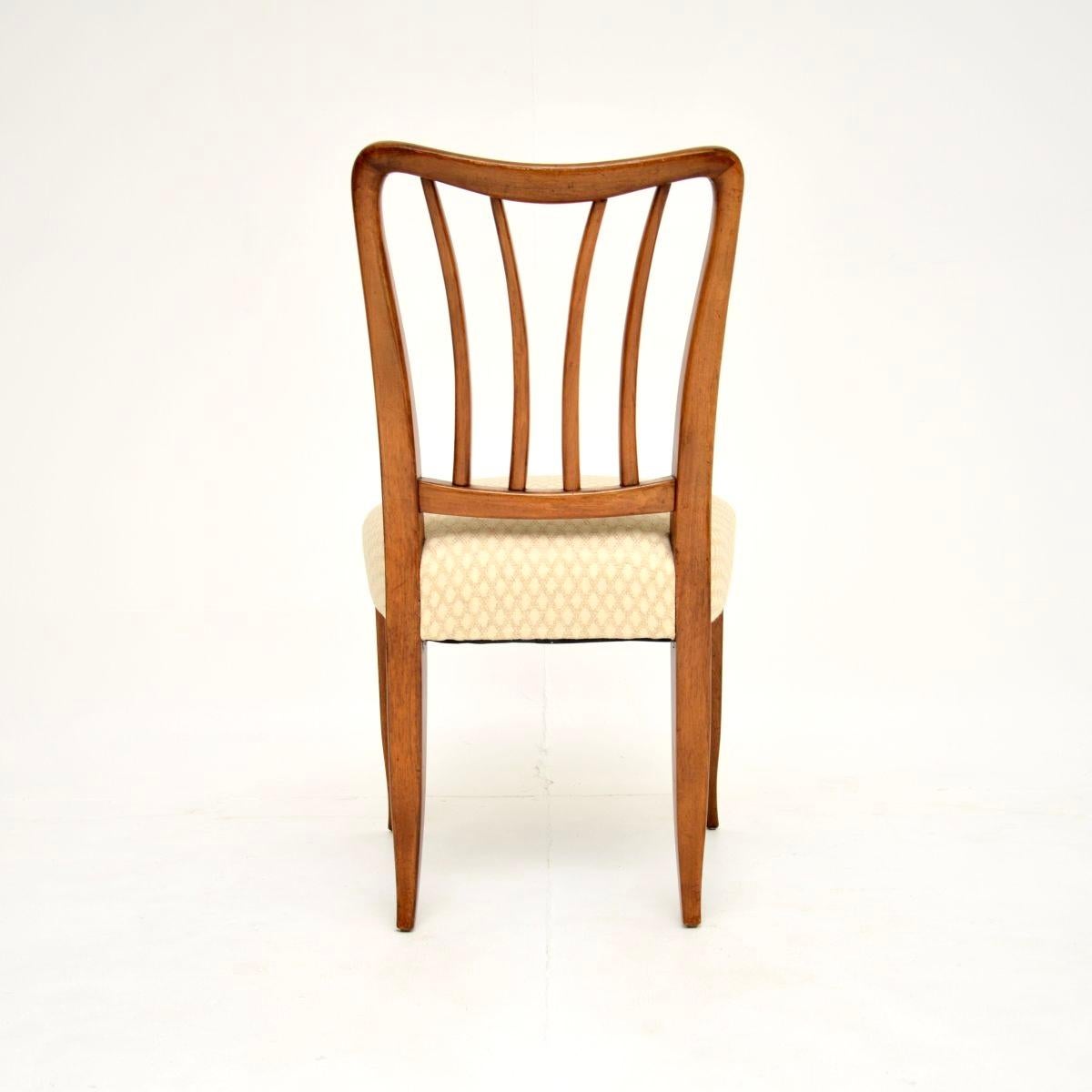 Set of Six Vintage Italian Midcentury Walnut Dining Chairs im Angebot 2