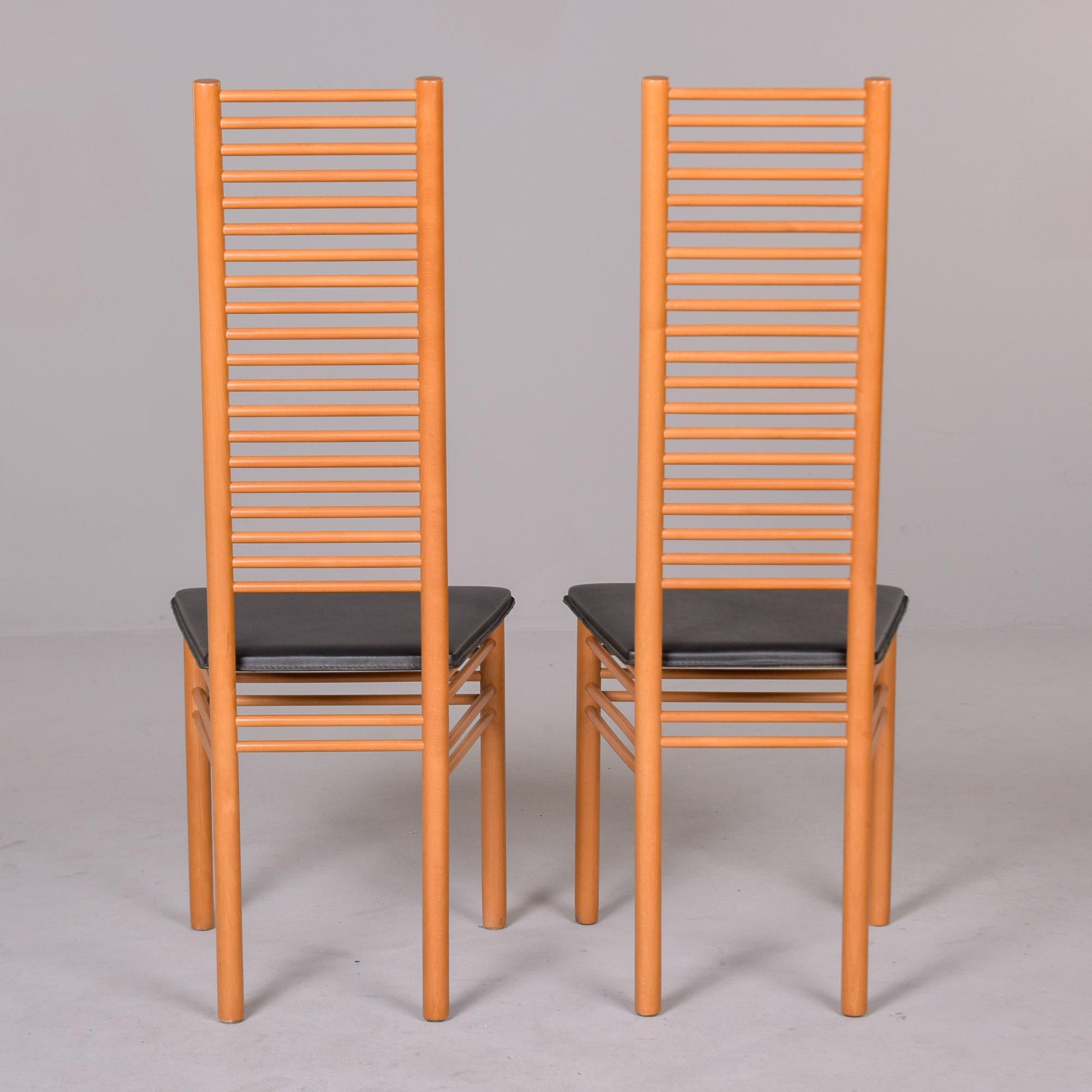 Juego de seis sillas altas italianas vintage con respaldo de escalera en venta 3