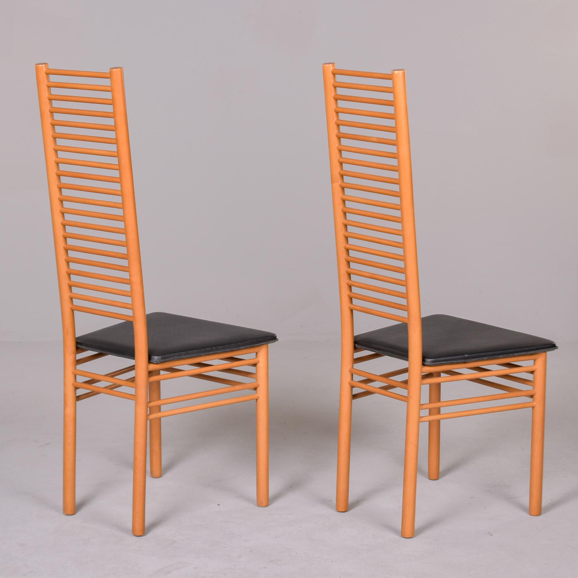 Juego de seis sillas altas italianas vintage con respaldo de escalera en venta 4