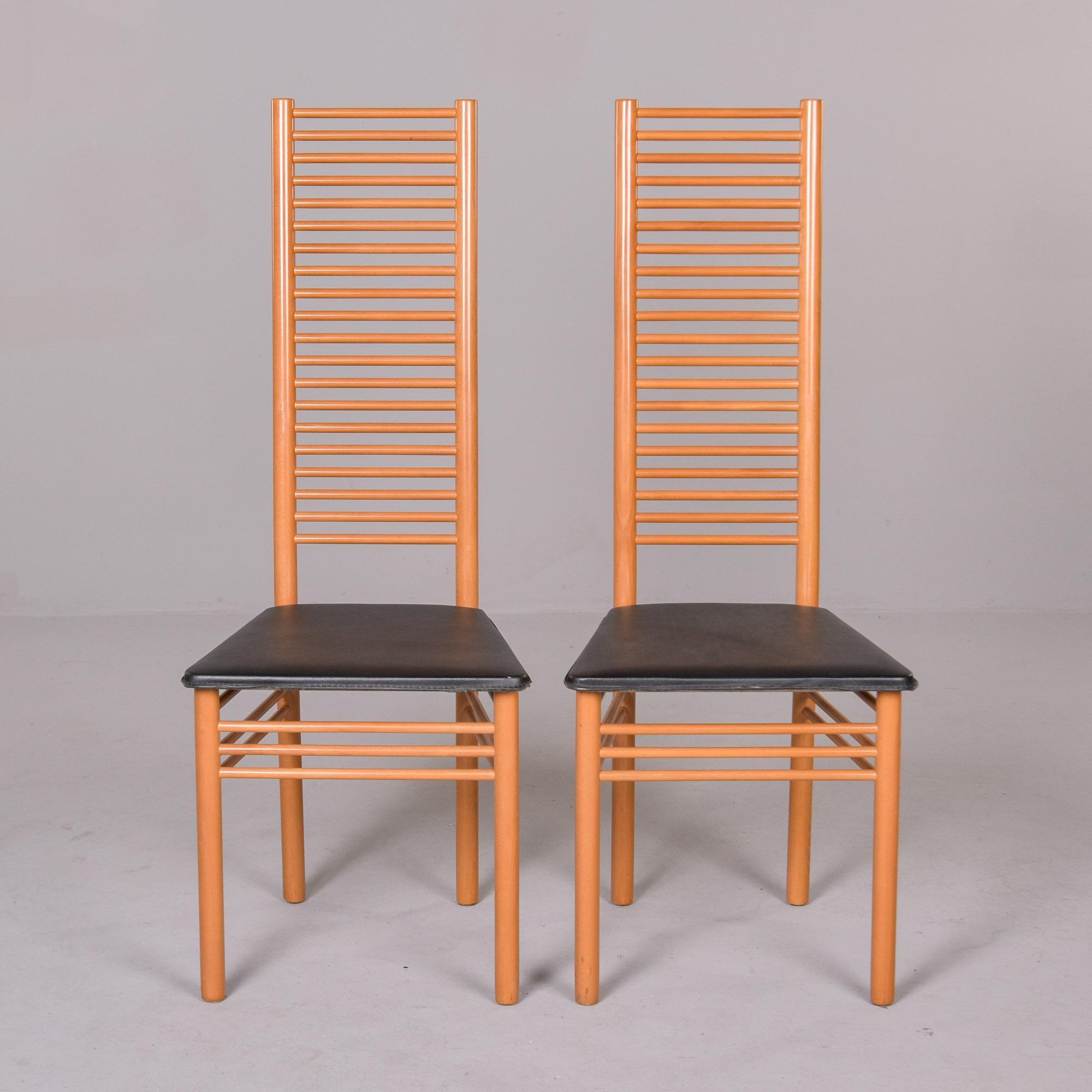 Juego de seis sillas altas italianas vintage con respaldo de escalera Italiano en venta