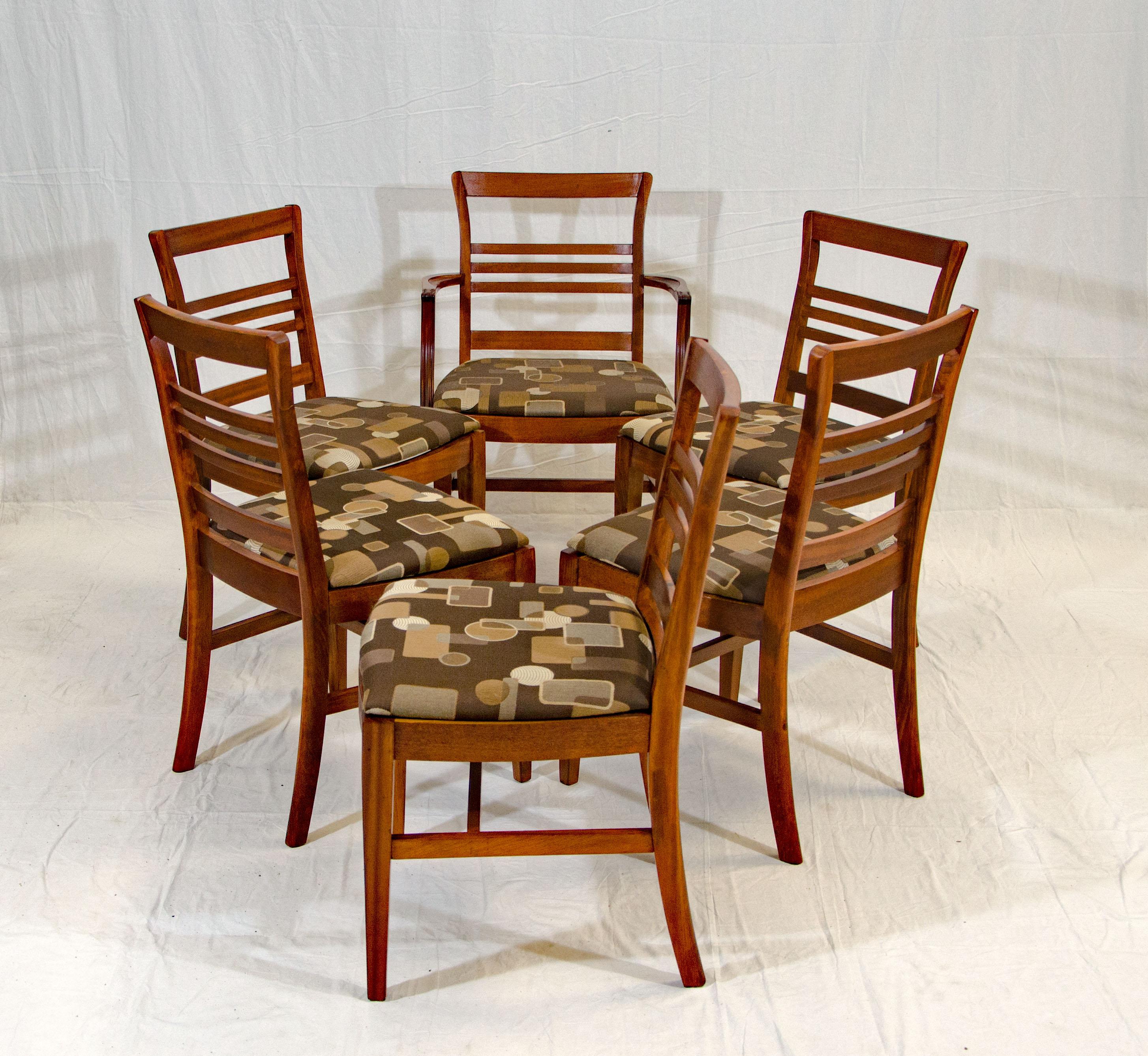 Set of Six Vintage Mahogany Dining Chairs In Good Condition In Crockett, CA