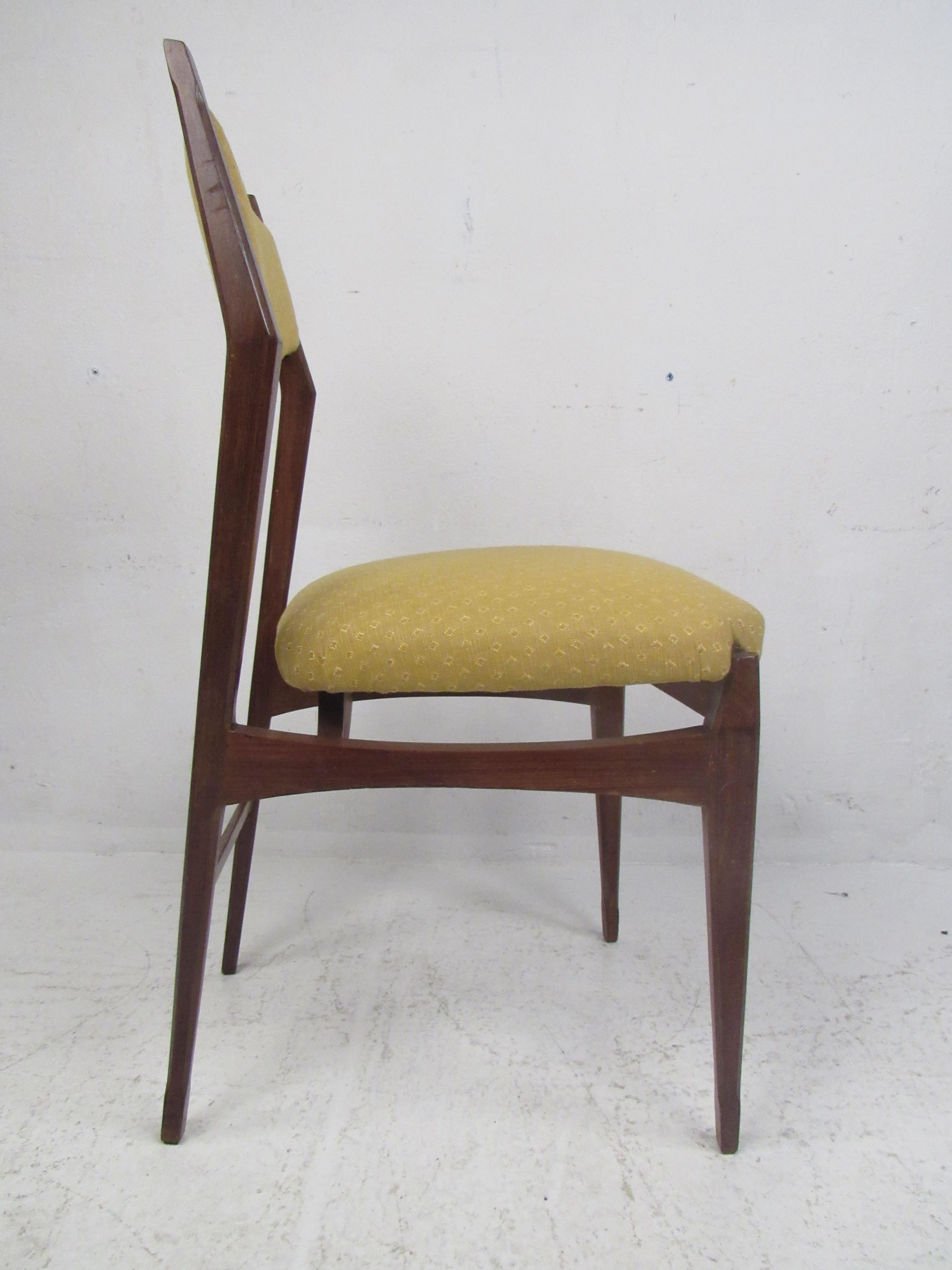 Set of Six Vintage Modern Italian Dining Chairs In Good Condition For Sale In Brooklyn, NY