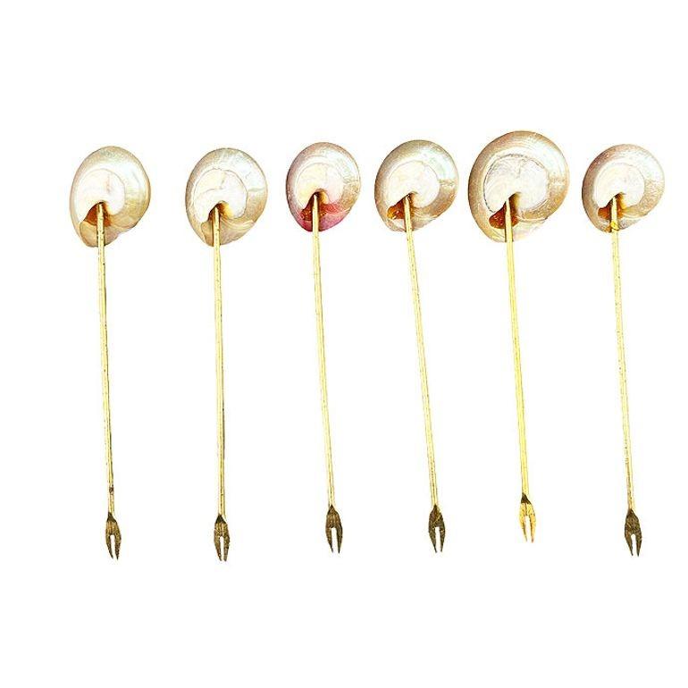 Satz von sechs Vintage Perlmutt Muschel und Gold Appetizer Fondue Gabeln (Regency) im Angebot
