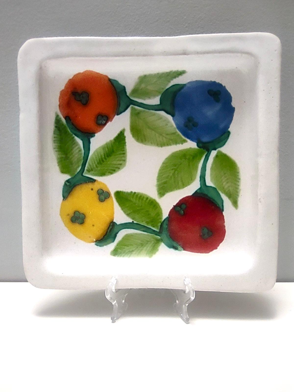 Juego de seis platos cuadrados antiguos de barro cocido hechos a mano por De Simone, Italia en venta 3