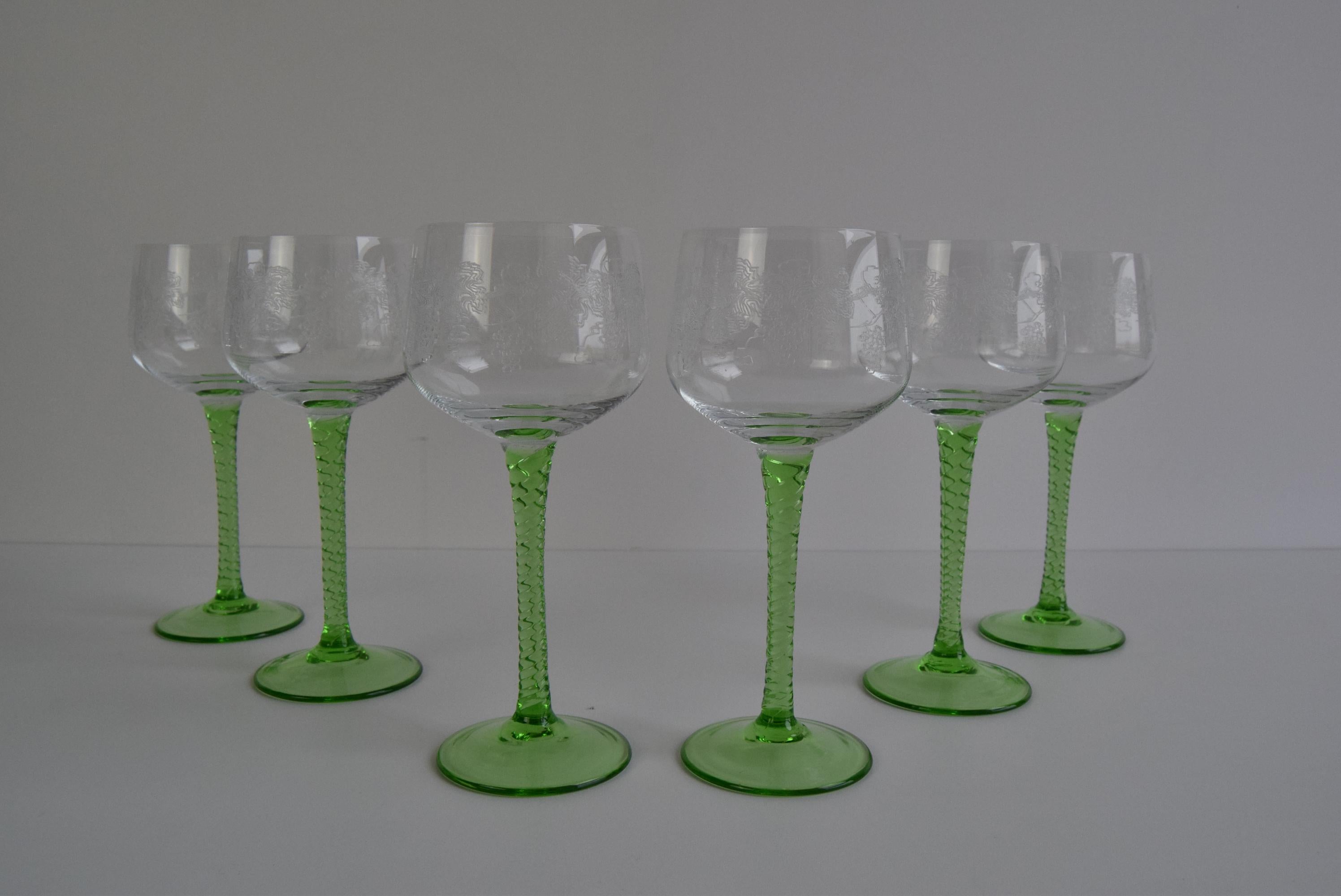 Mid-Century Modern Set of six vintage stemmed glasses, 1960s. For Sale