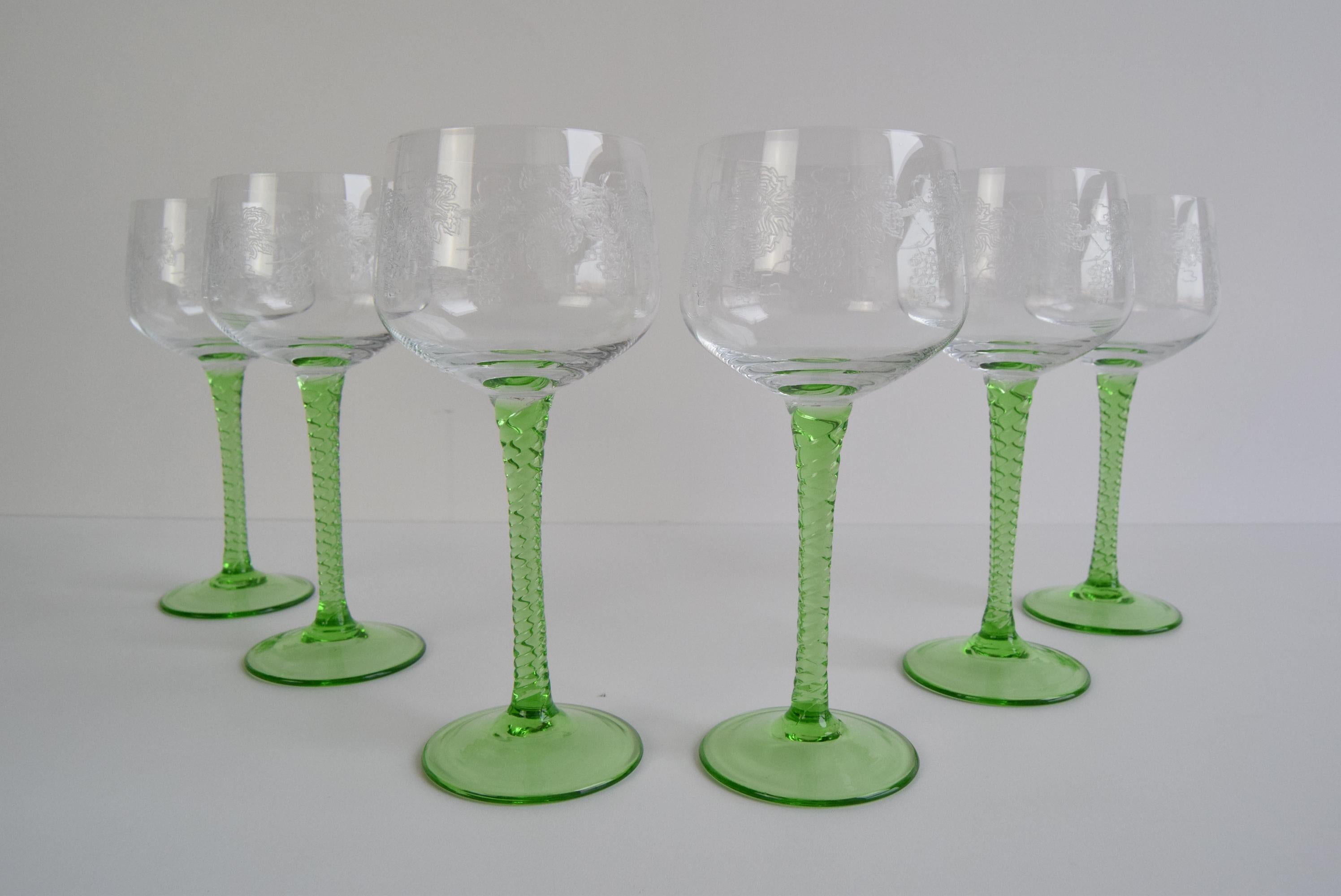 Mid-20th Century Set of six vintage stemmed glasses, 1960s. For Sale