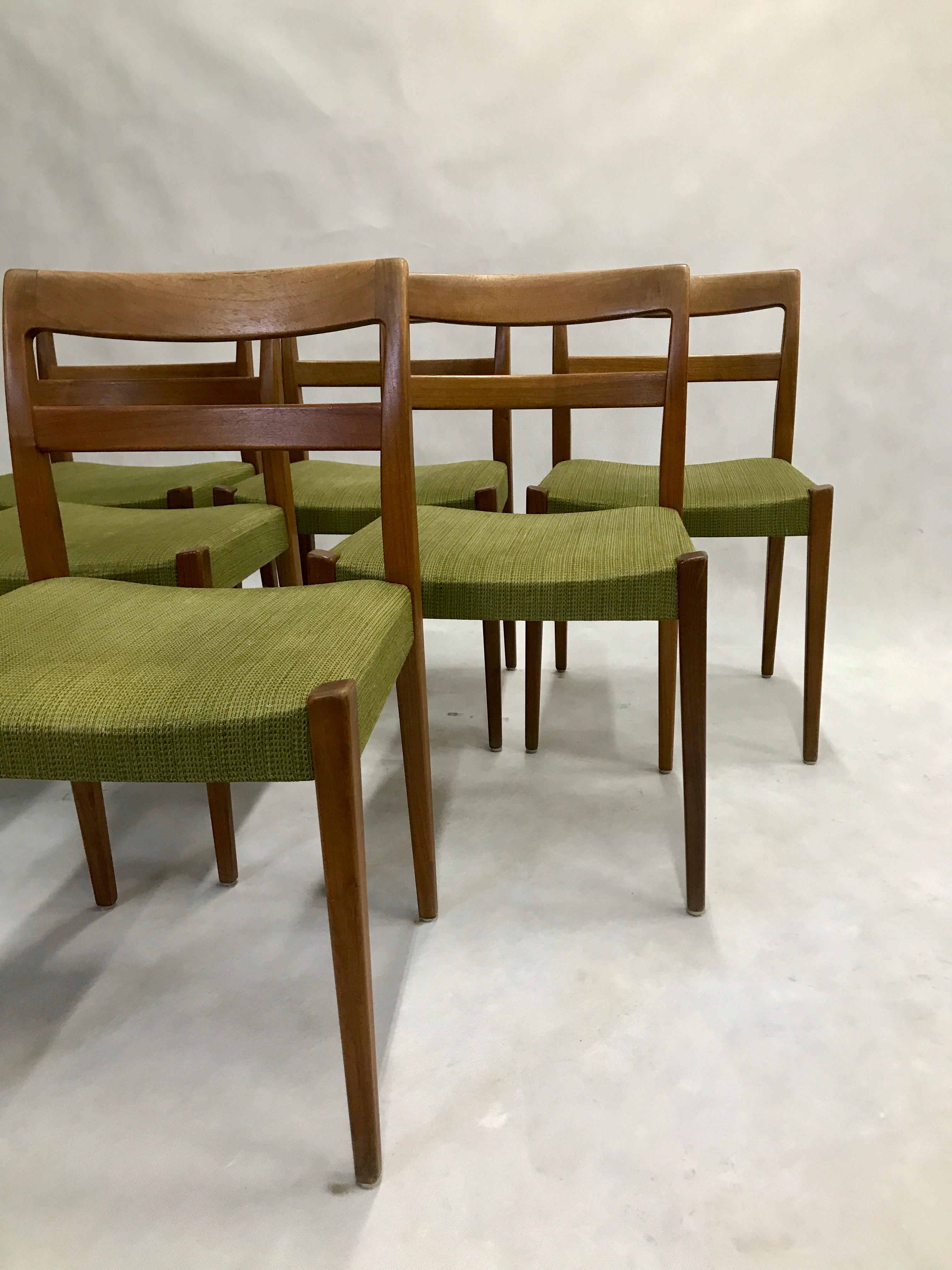Set of Six Vintage Swedish Dining Chairs by Nils Jonsson for Troeds Bjärnum In Good Condition For Sale In Helsingborg, SE