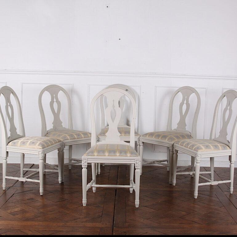 Set of Six Vintage Swedish Neo Classical Gustavian Style Pained Dining Chairs In Good Condition In Vancouver, British Columbia