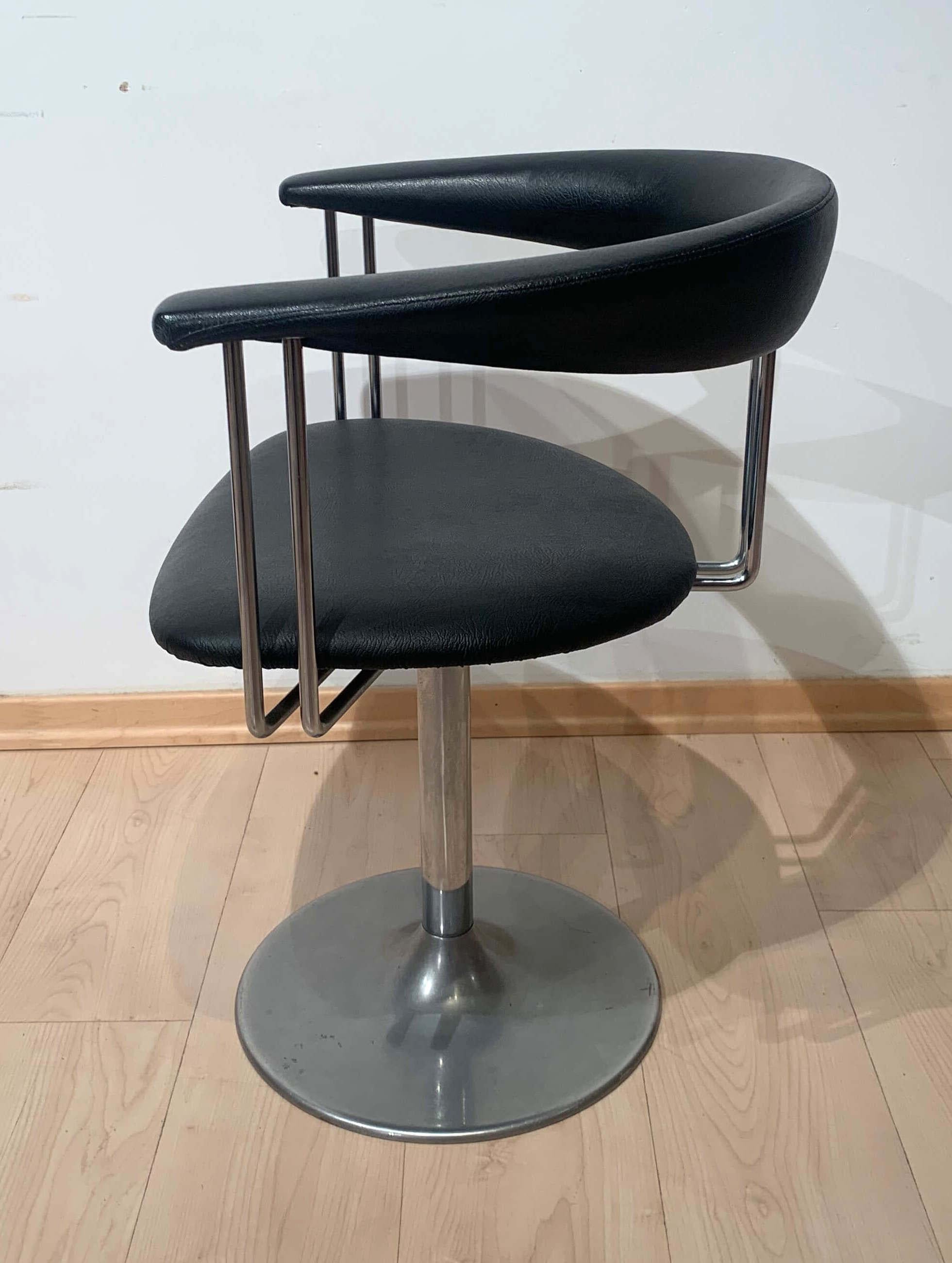 Métal Ensemble de 6 fauteuils pivotants, cuir noir et métal, Pays-Bas circa 1970 en vente