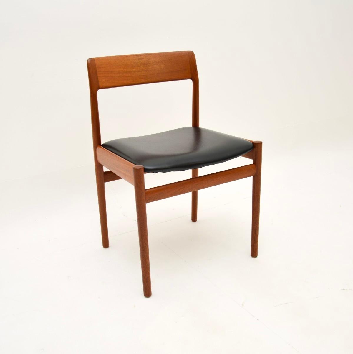Inglese Set di sei sedie da pranzo in teak vintage di Dalescraft in vendita