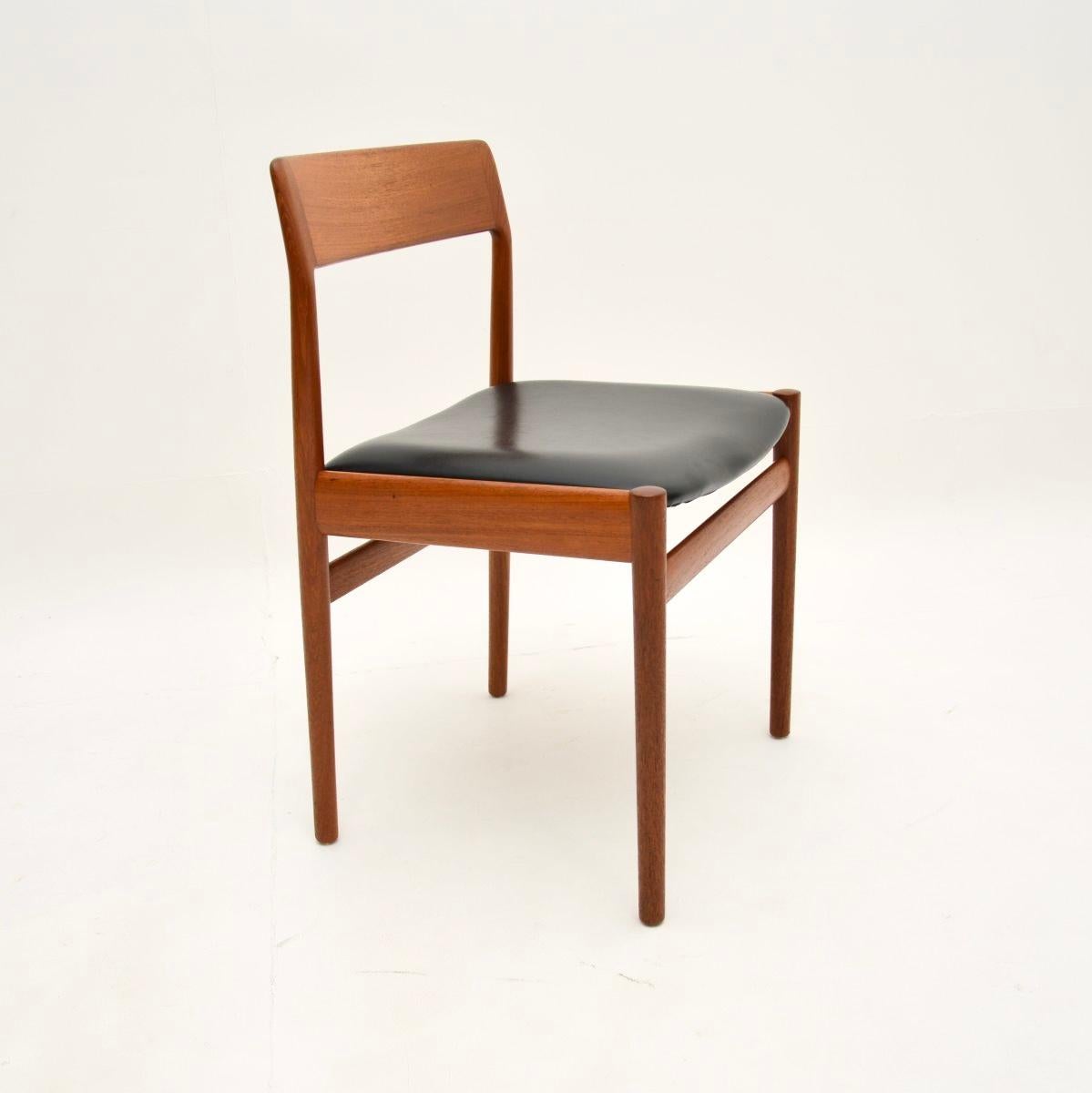 Metà XX secolo Set di sei sedie da pranzo in teak vintage di Dalescraft in vendita