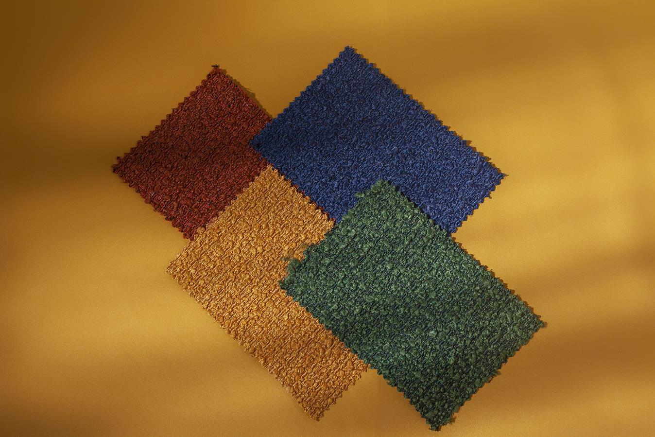 Sechser-Set Vintola Studio Esszimmerstühle, weißer Boucle-Stoff, Europa, Polen im Angebot 3