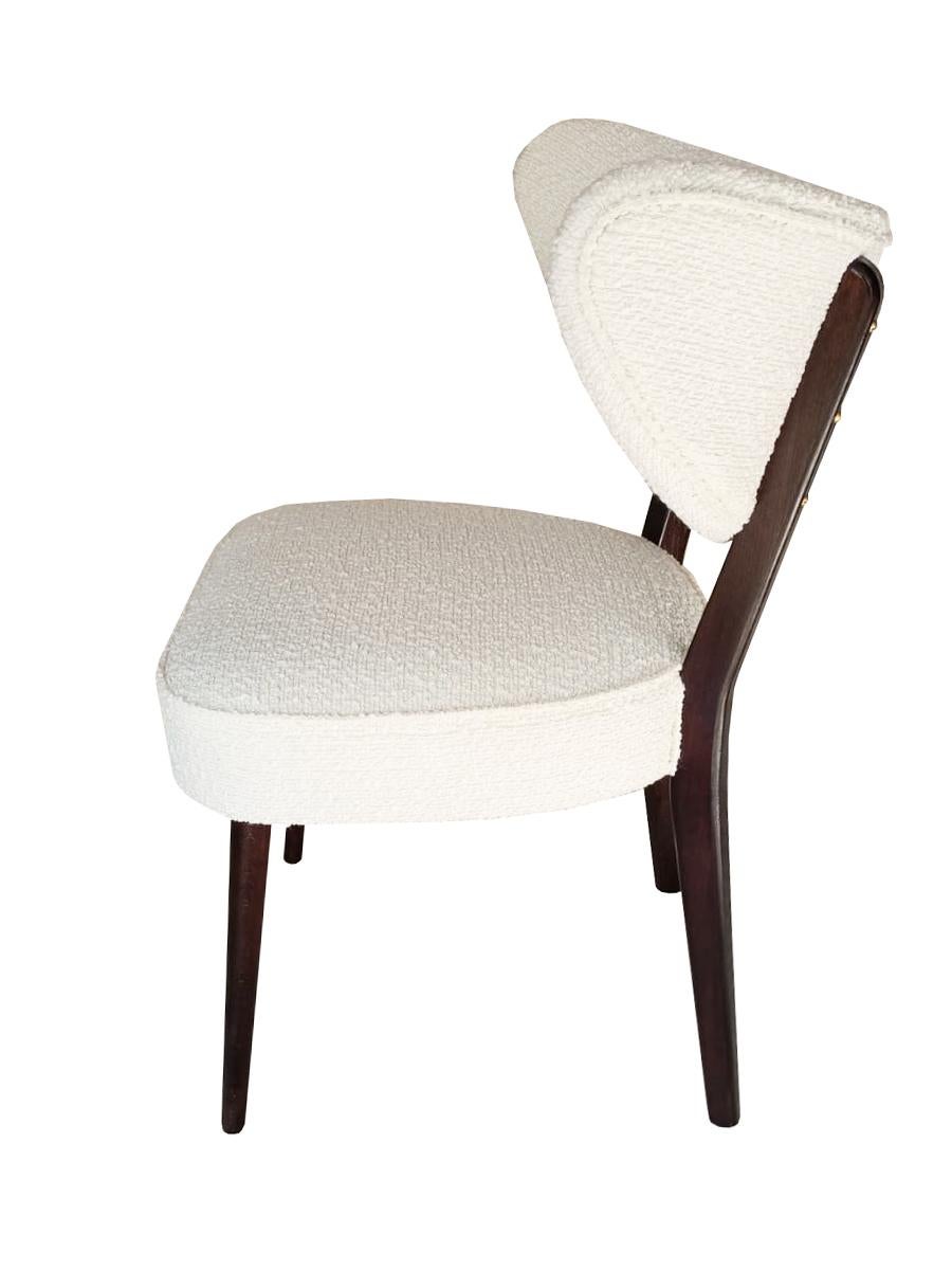 Sechser-Set Vintola Studio Esszimmerstühle, weißer Boucle-Stoff, Europa, Polen (Moderne der Mitte des Jahrhunderts) im Angebot