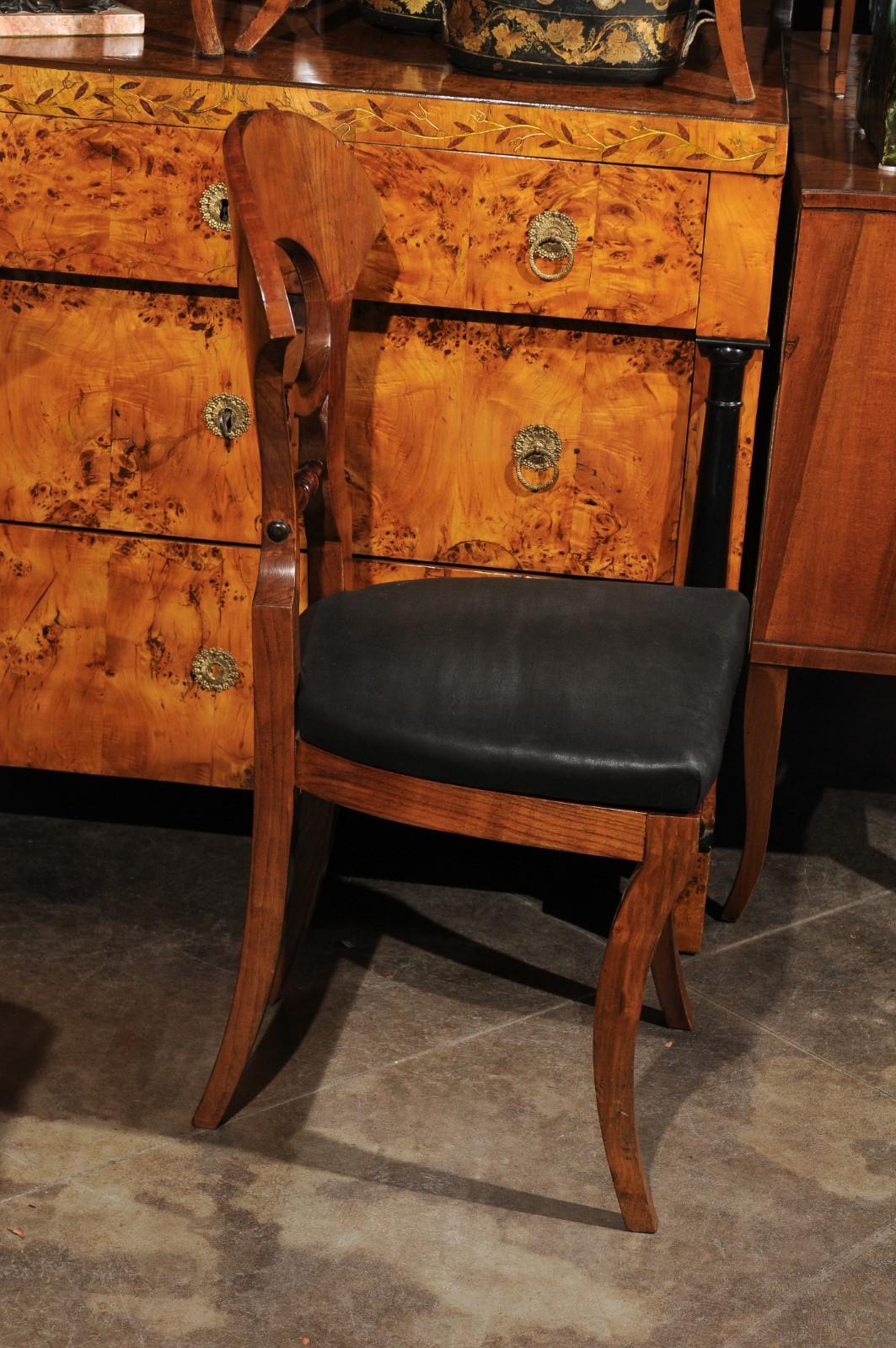 19th Century Set of Six Walnut 1840s Biedermeier Austrian Dining Room Chairs with Fan Backs