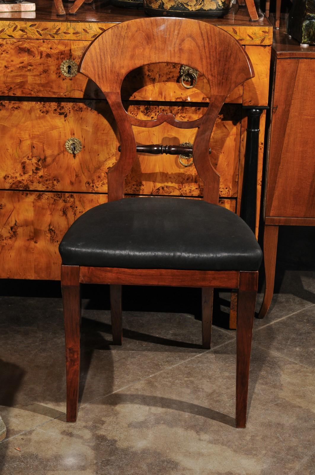 Set of Six Walnut 1840s Biedermeier Austrian Dining Room Chairs with Fan Backs 4