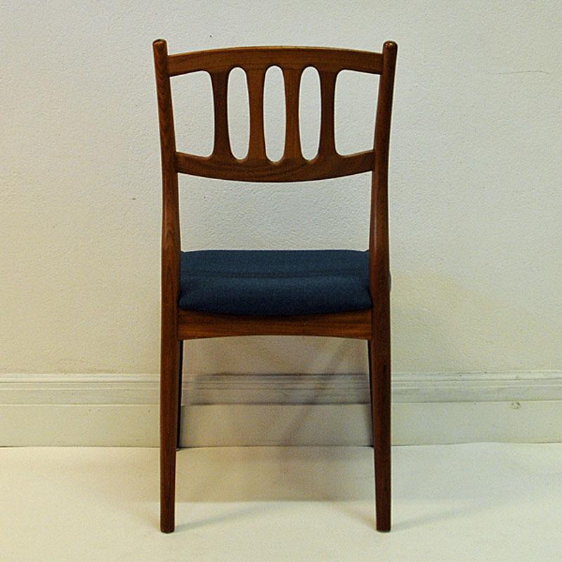 Set of Six Walnut Dining Chairs  1950`s by Bendt Winge for Gustav Bahus - Norway In Good Condition In Stockholm, SE
