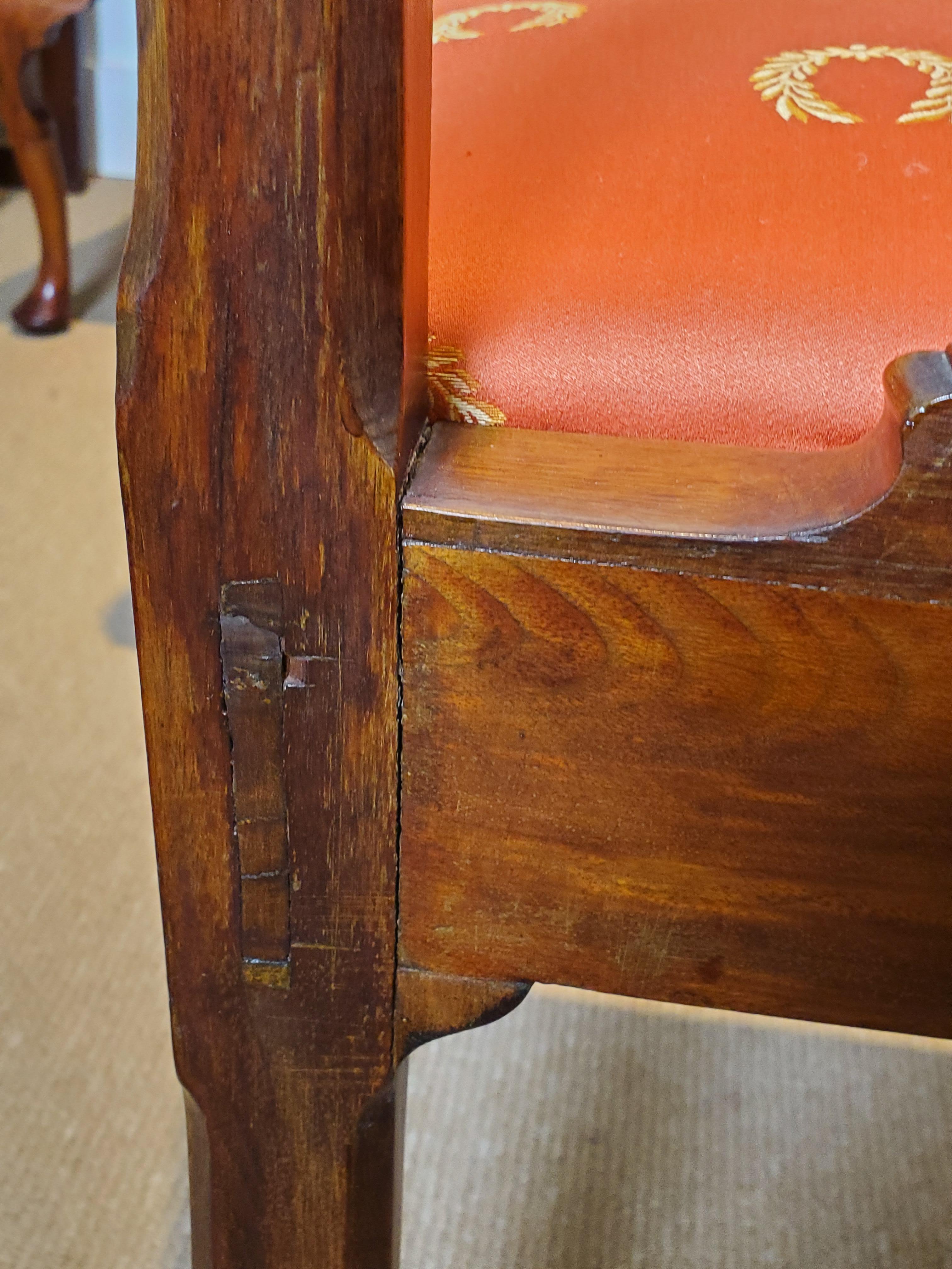 Set of Six Walnut Dining Chairs England, circa 1750s 3