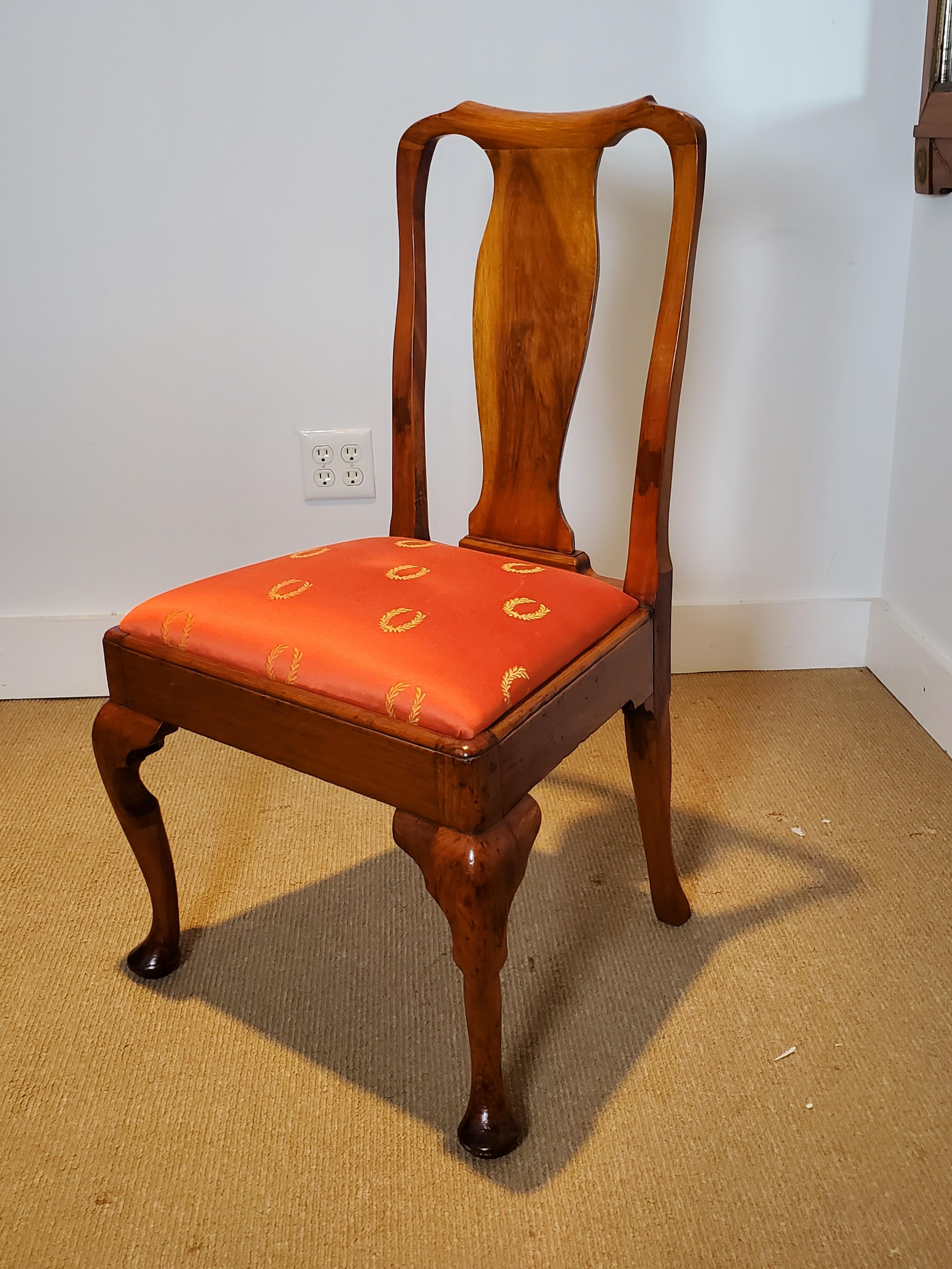 Set of Six Walnut Dining Chairs England, circa 1750s 6