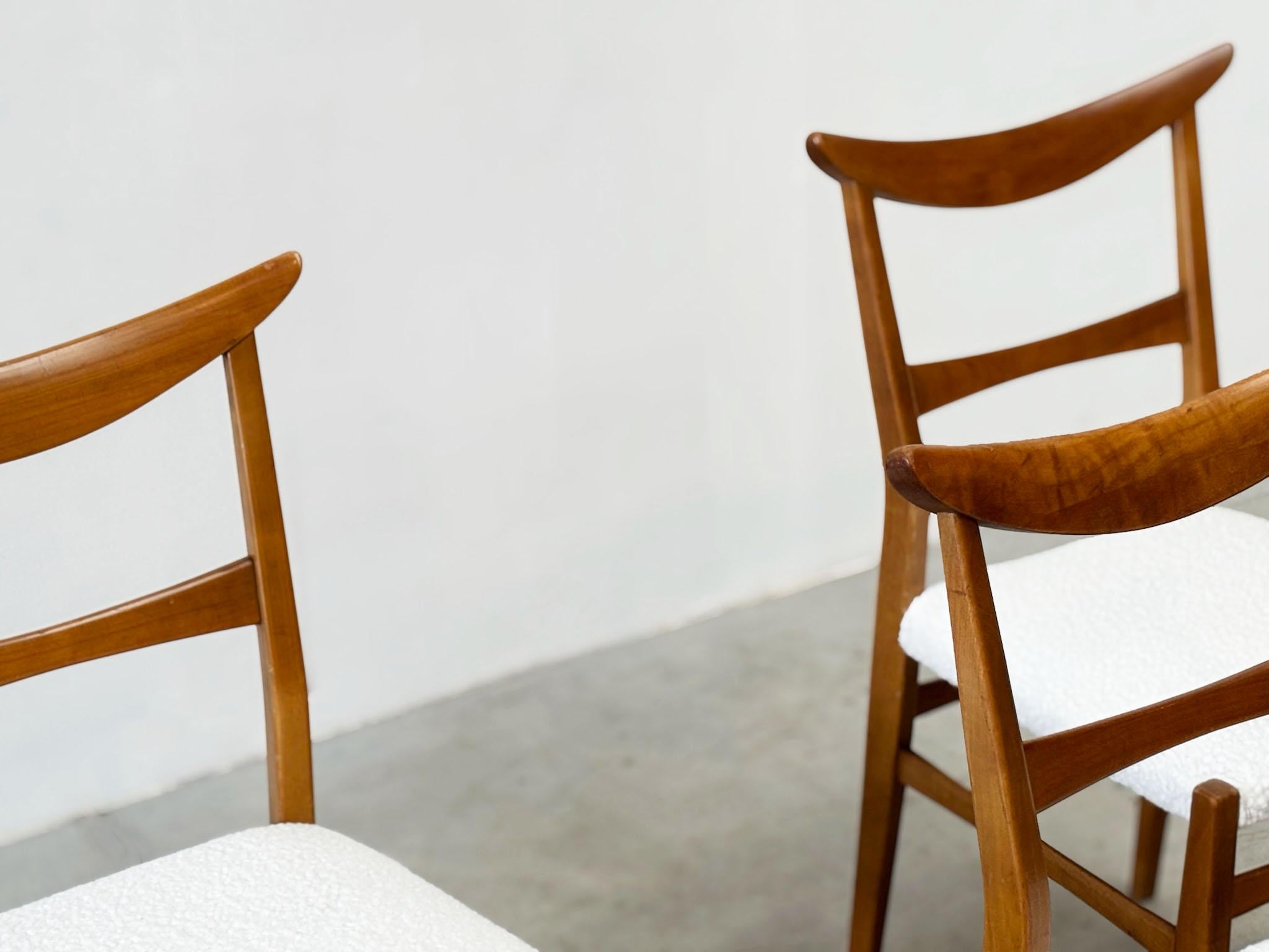 Legno Set di sei sedie da pranzo Lübke in noce in vendita