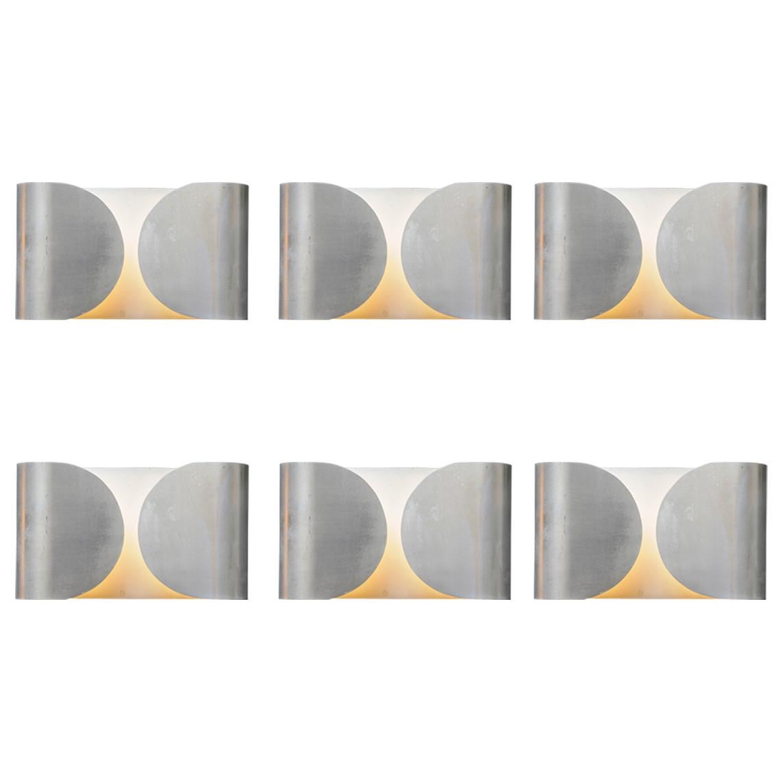 Set di sei applique da parete in metallo ondulato